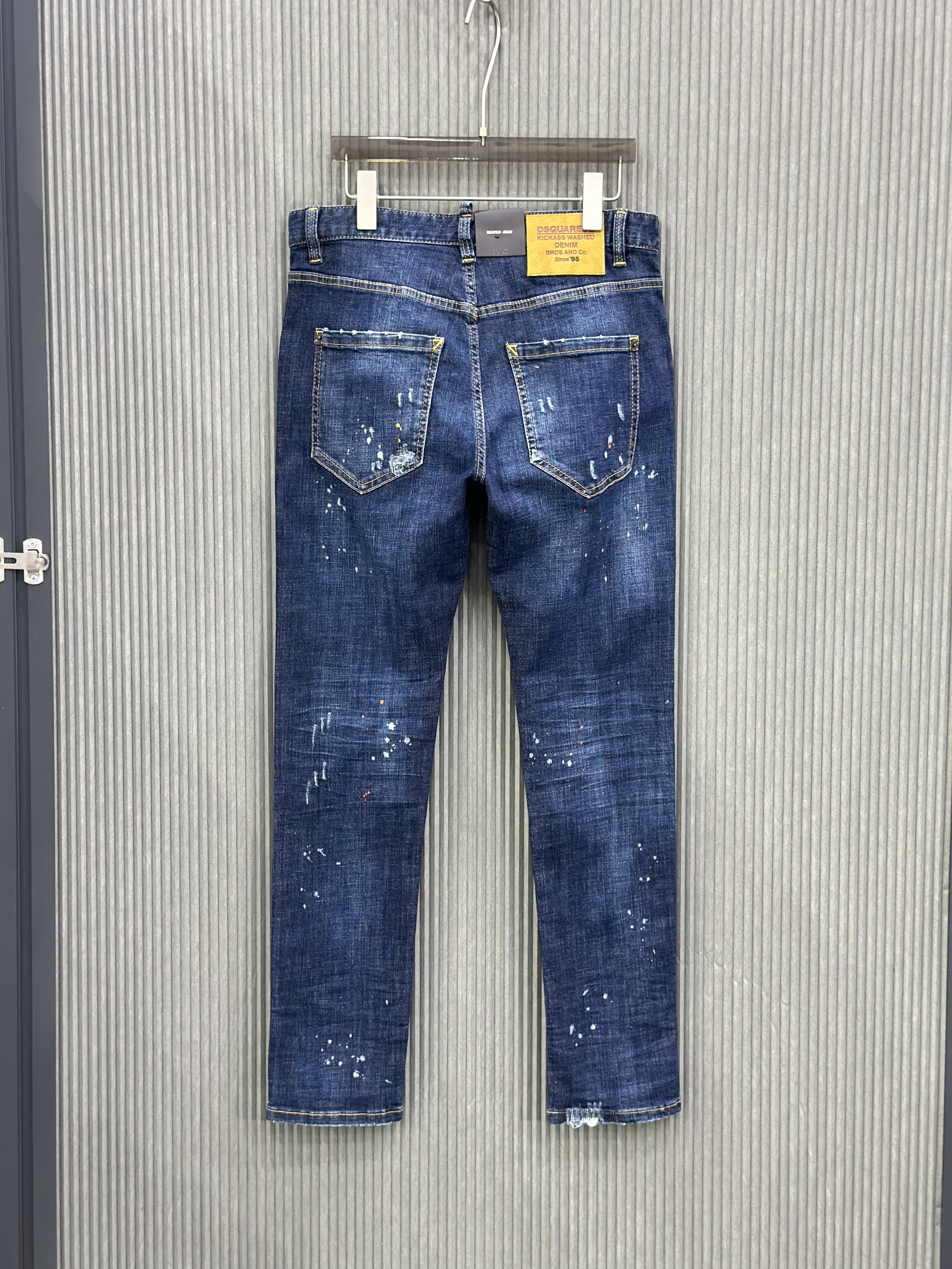Quần Jean Dsquared2 DSQ 2062 Xanh rách xước khóa lệch Like Auth 44-52 VTN