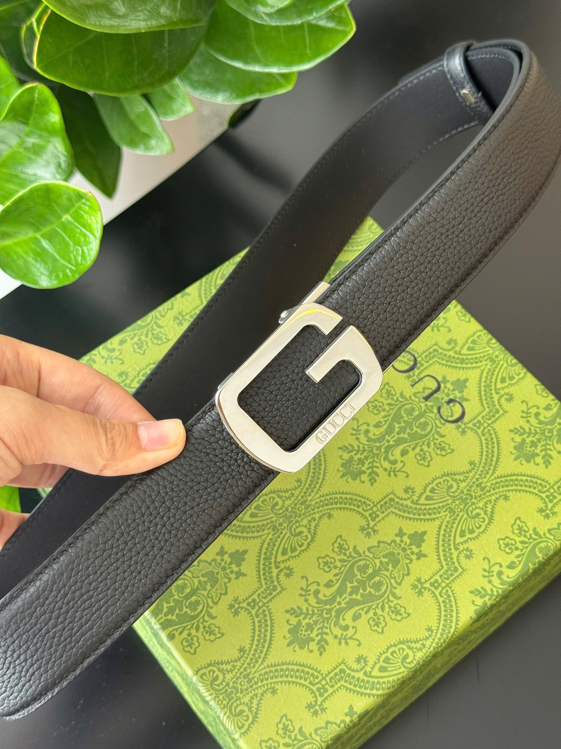 Thắt lưng dây nịt Gucci GC mặt chữ G Vàng dây Đen sần Like Auth 85-110 DDT