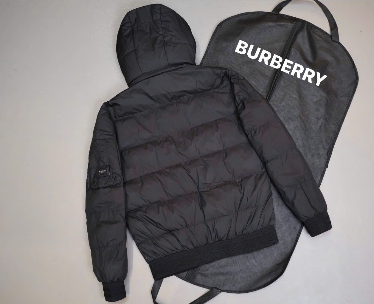 Áo khoác phao Burberry BBR Đen mũ chùm logo thêu ngực tag vuông tay Like Auth M-XXL DDT
