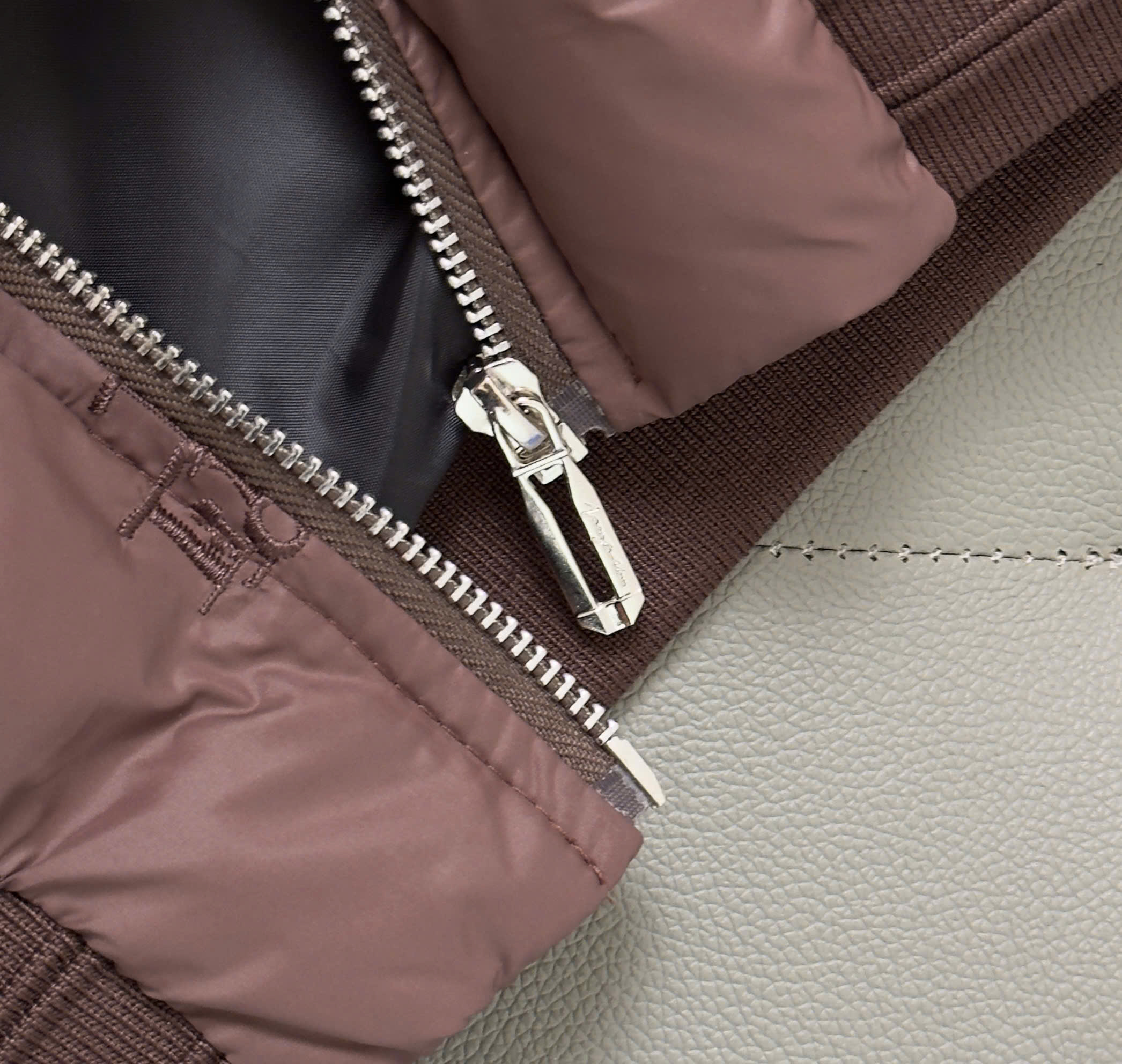 Áo khoác phao Dior CD tay len mũ tháo rời Like Auth M-XXL DDT