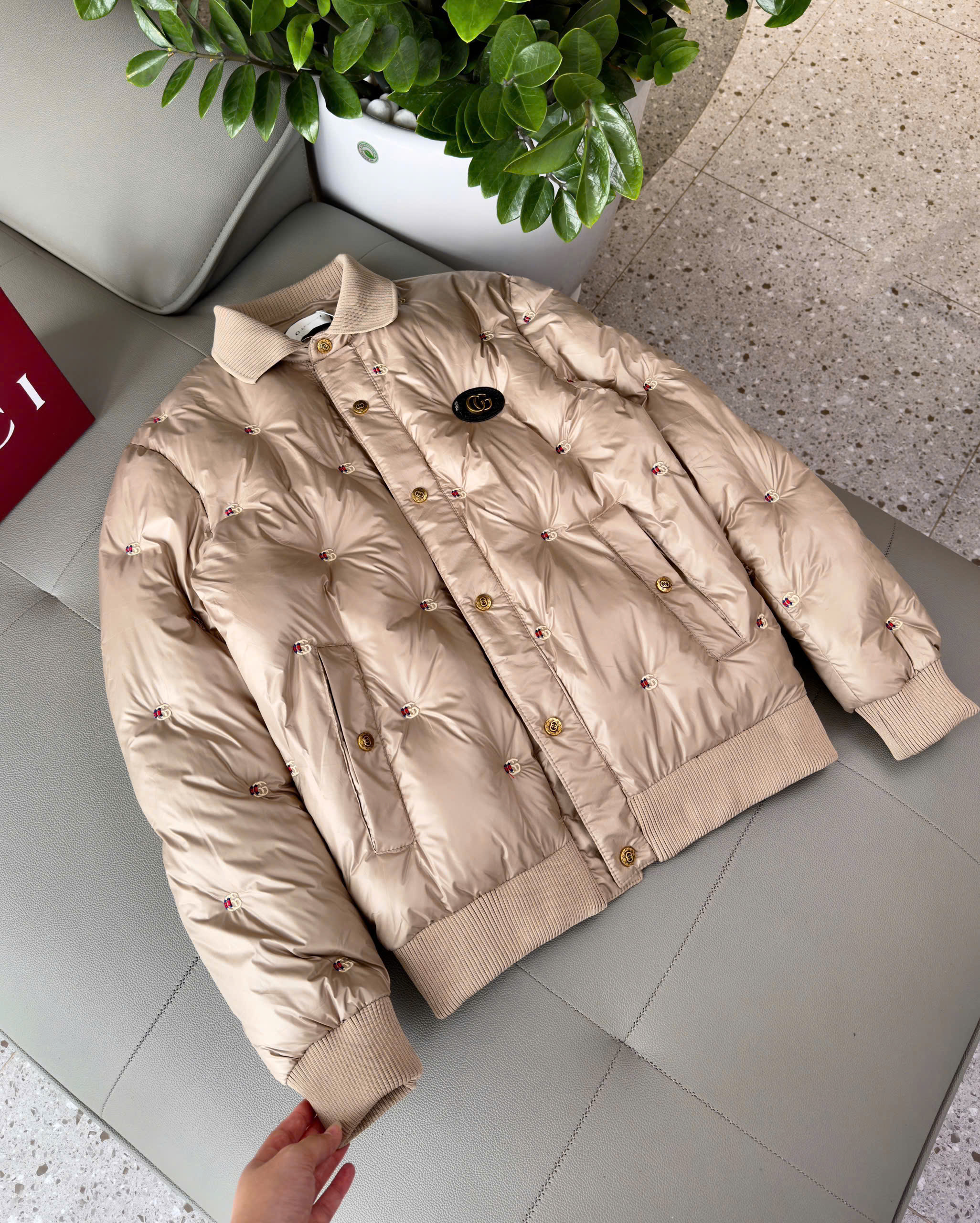 Áo phao Gucci GC cổ bẻ logo thêu Full Like Auth M-XXL DDT