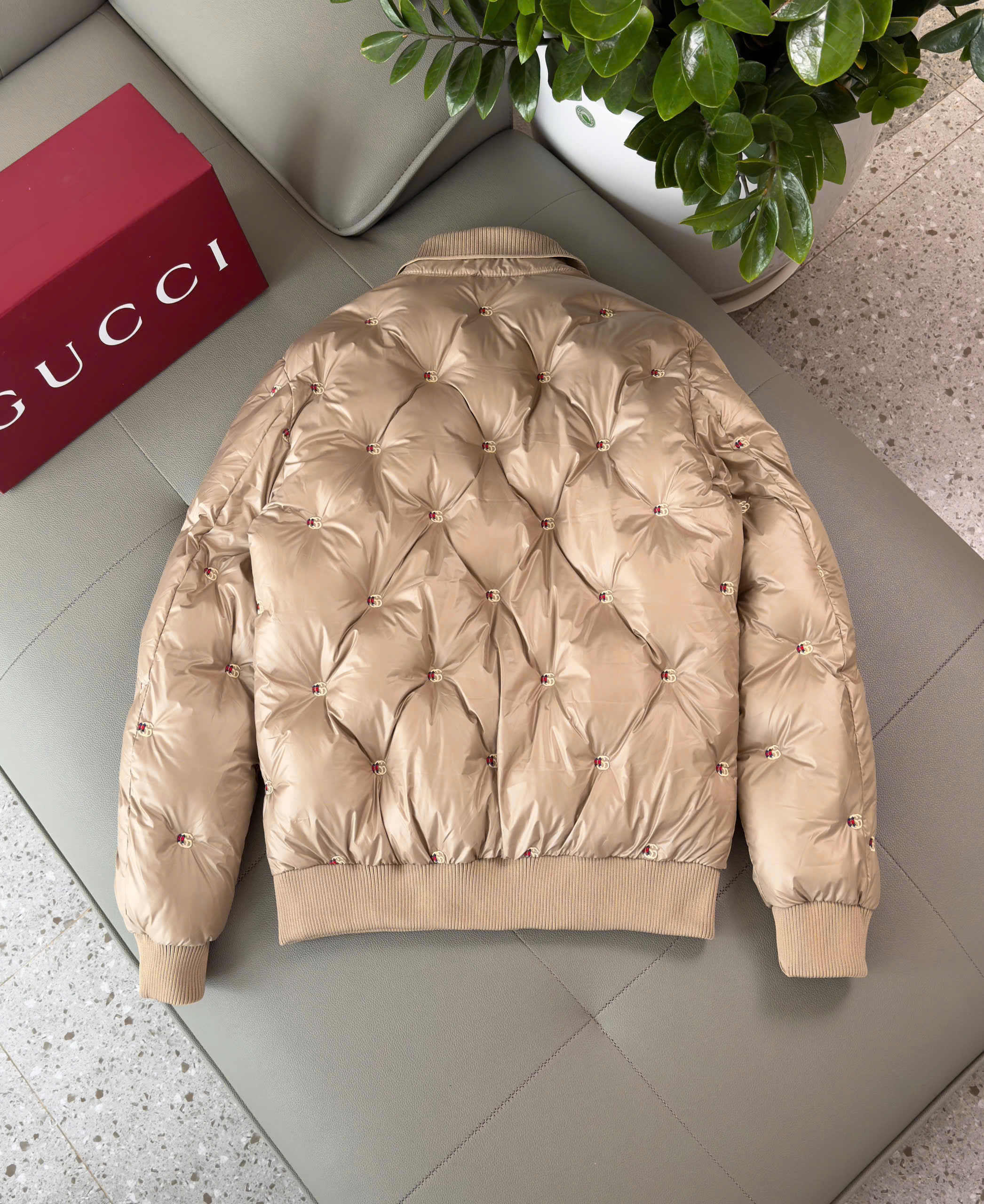 Áo phao Gucci GC cổ bẻ logo thêu Full Like Auth M-XXL DDT