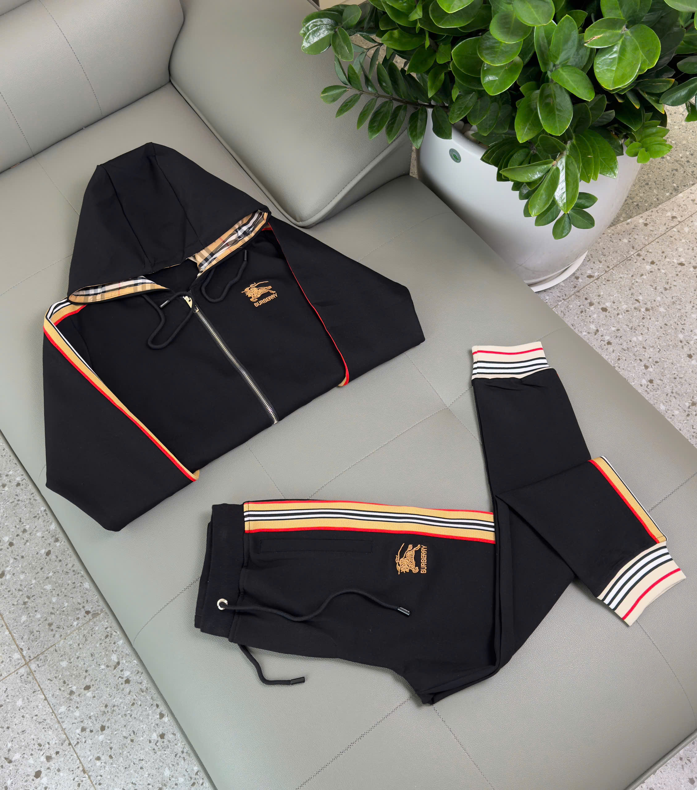 Set bộ nỉ Burberry BBR Đen kẻ viền logo thêu Ngựa bay mũ chùm Like Auth M-3XL DDT