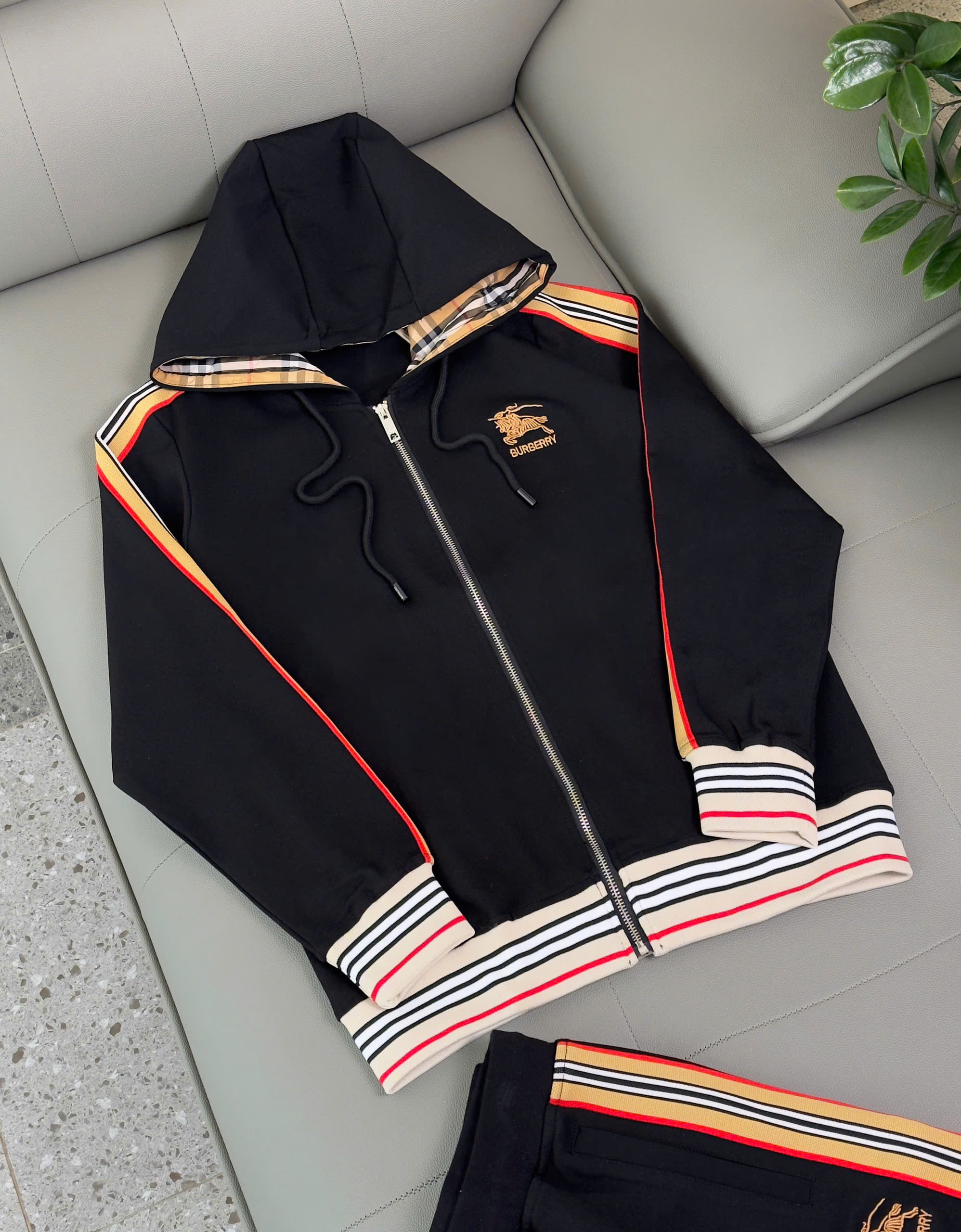 Set bộ nỉ Burberry BBR Đen kẻ viền logo thêu Ngựa bay mũ chùm Like Auth M-3XL DDT