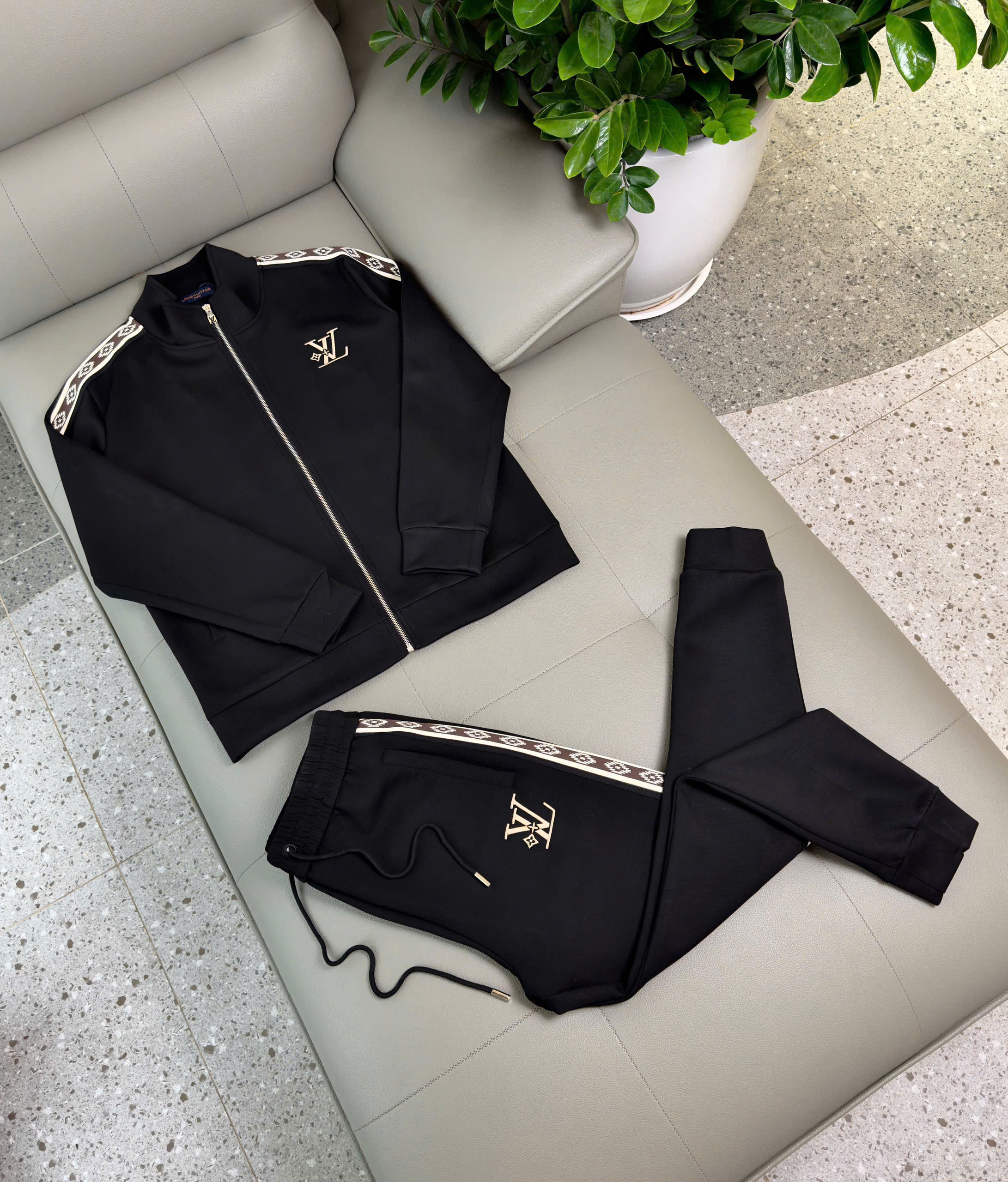 Set bộ nỉ full mẫu new 2026 Like Auth M-XXL DDT