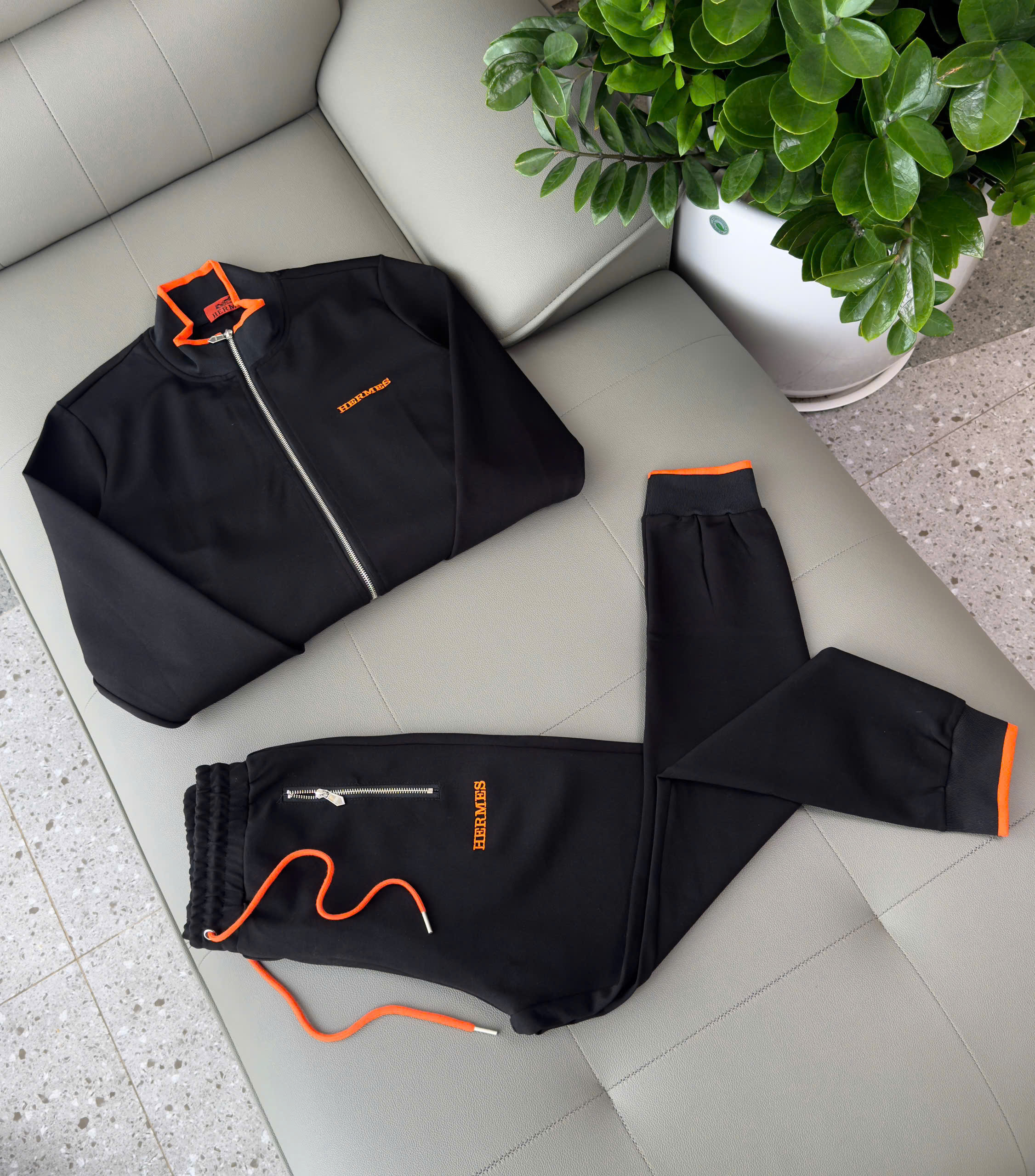 Set bộ nỉ Hermes HM logo thêu ngực Đen kẻ viền Cam Like Auth M-XXL DDT