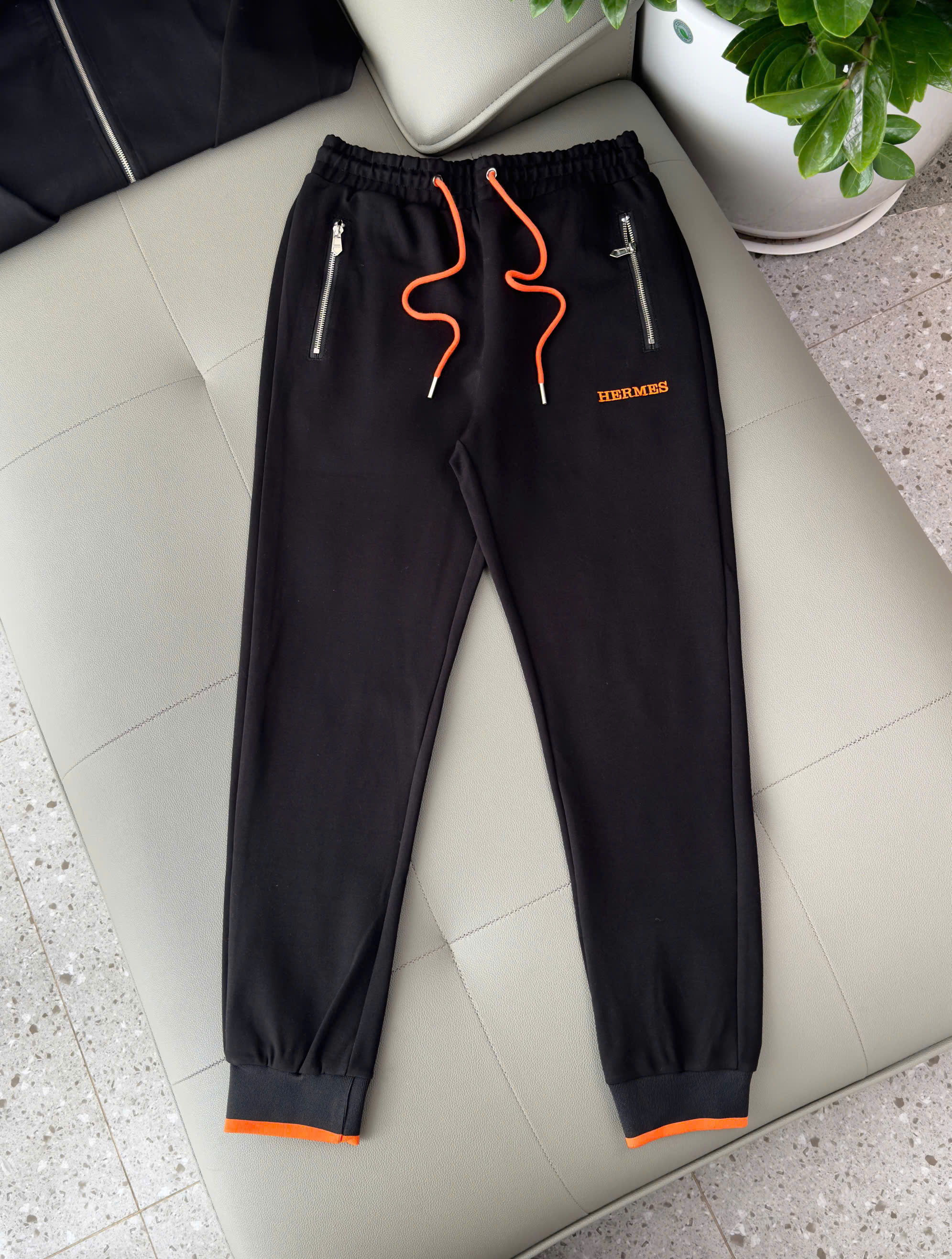 Set bộ nỉ Hermes HM logo thêu ngực Đen kẻ viền Cam Like Auth M-XXL DDT