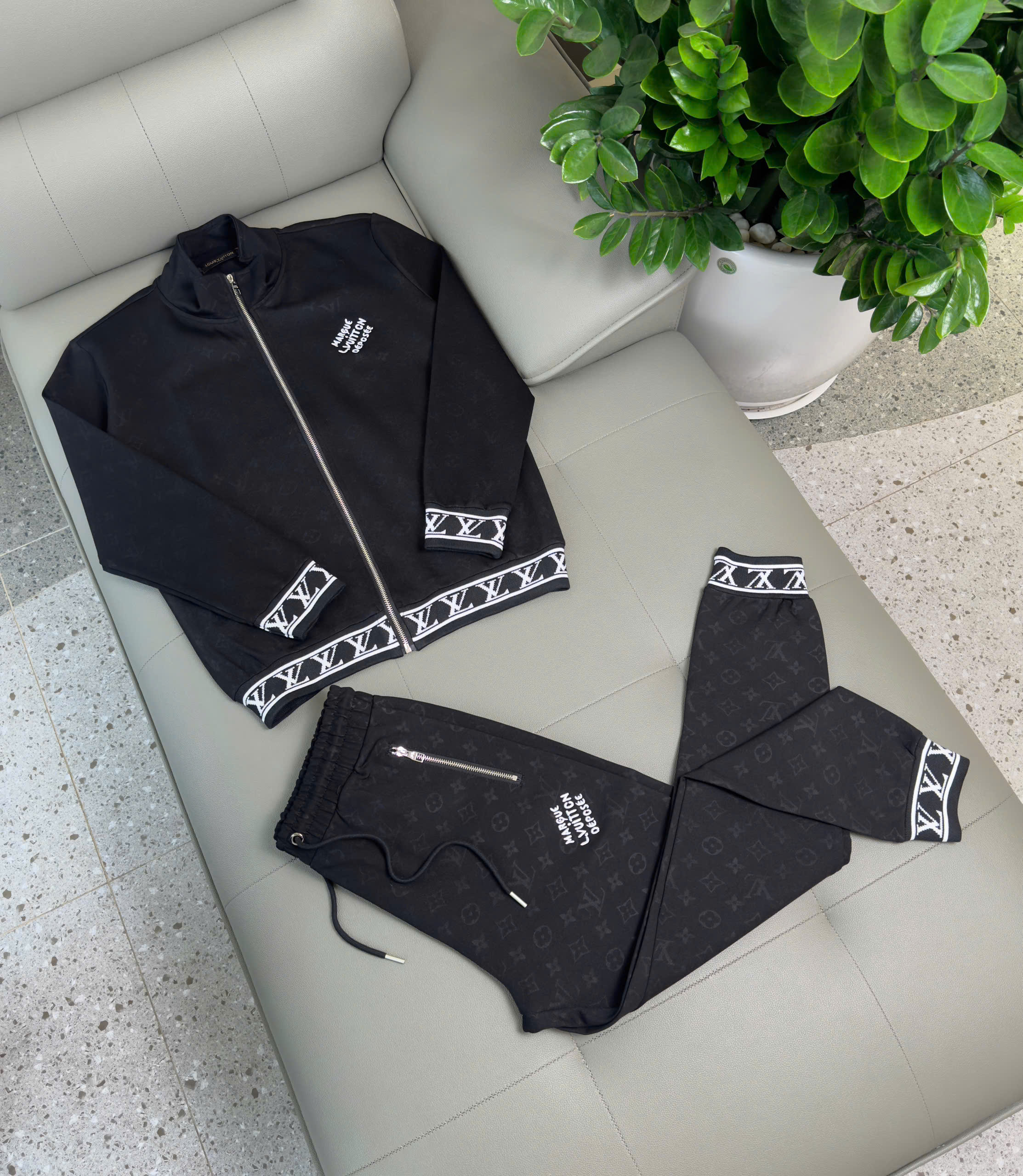 Set bộ nỉ Louis Vuitton LV Đen check viền monogram Like Auth M-XXL DDT