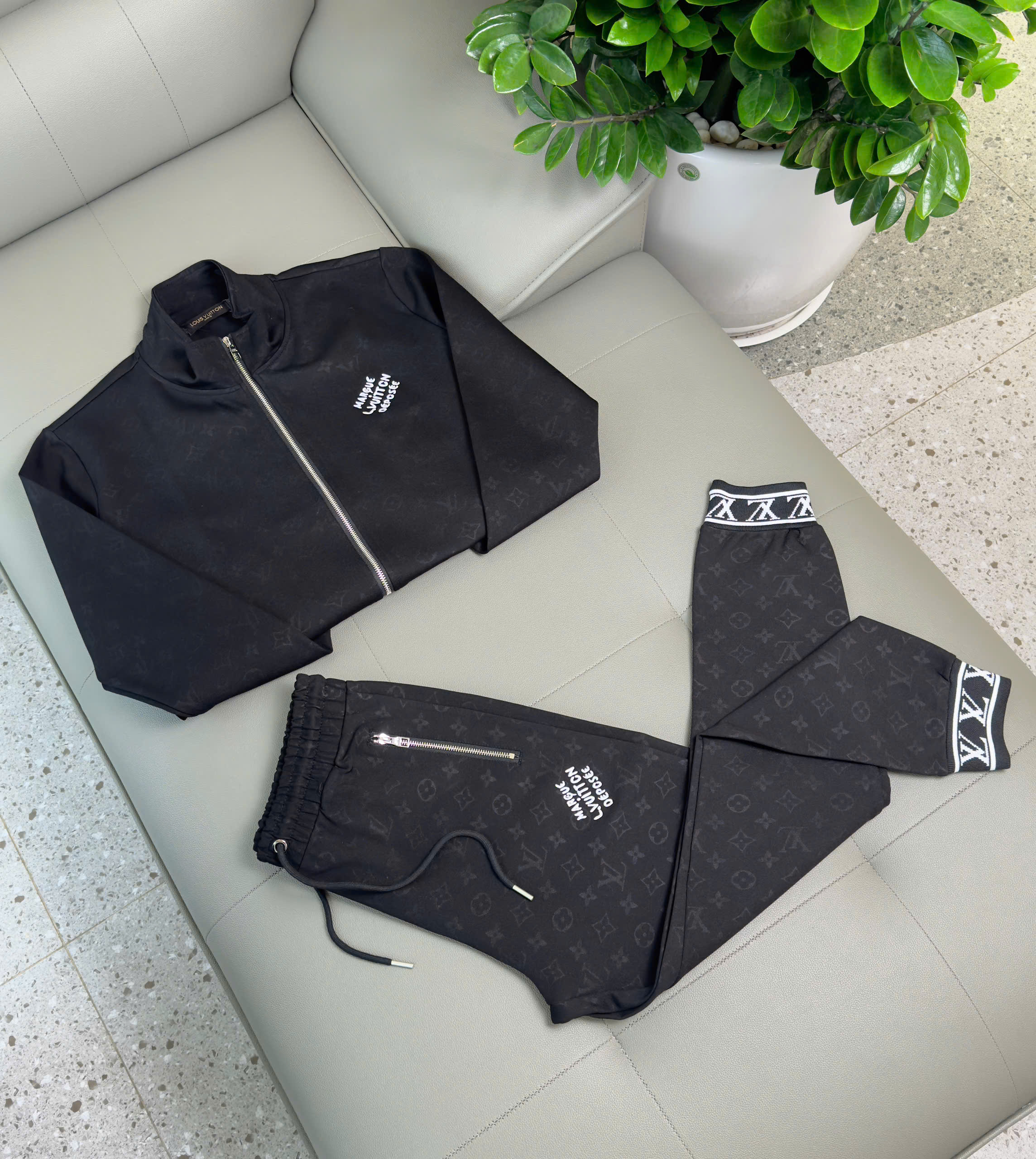 Set bộ nỉ Louis Vuitton LV Đen check viền monogram Like Auth M-XXL DDT