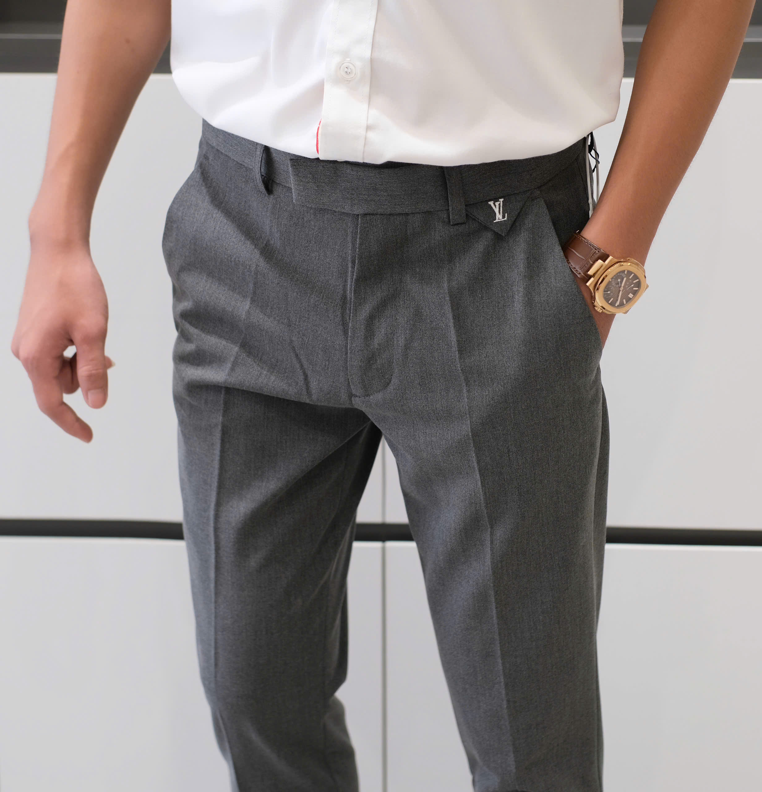 Quần âu tây Louis Vuitton LV Xám logo bạc tag cạp 28-36 DDT