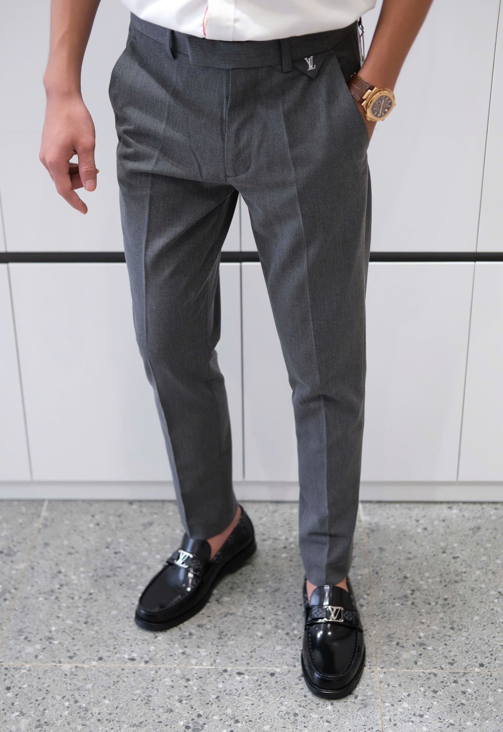 Quần âu tây Louis Vuitton LV Xám logo bạc tag cạp 28-36 DDT