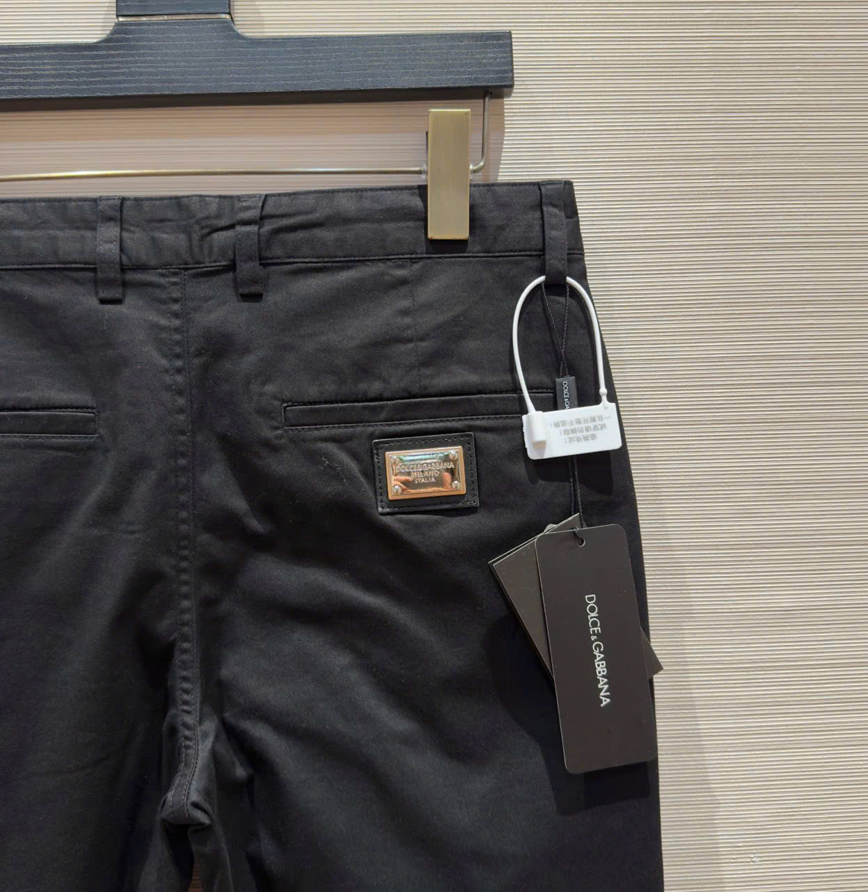 Quần Kaki Dolce Gabbana DG Đen tag vuông túi sau Like Auth 28-36 DDT