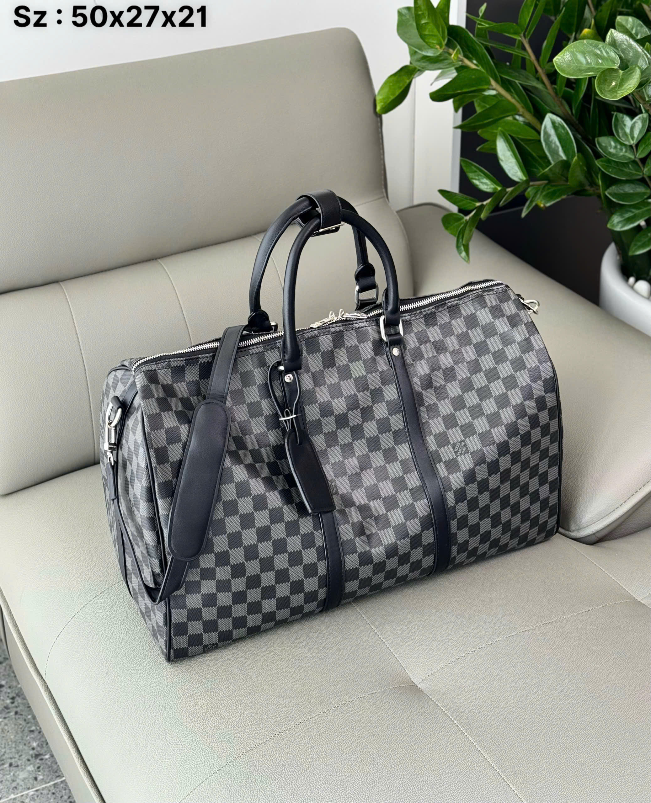 Túi trống du lịch Louis Vuitton LV Đen Caro Like Auth size 50 DDT