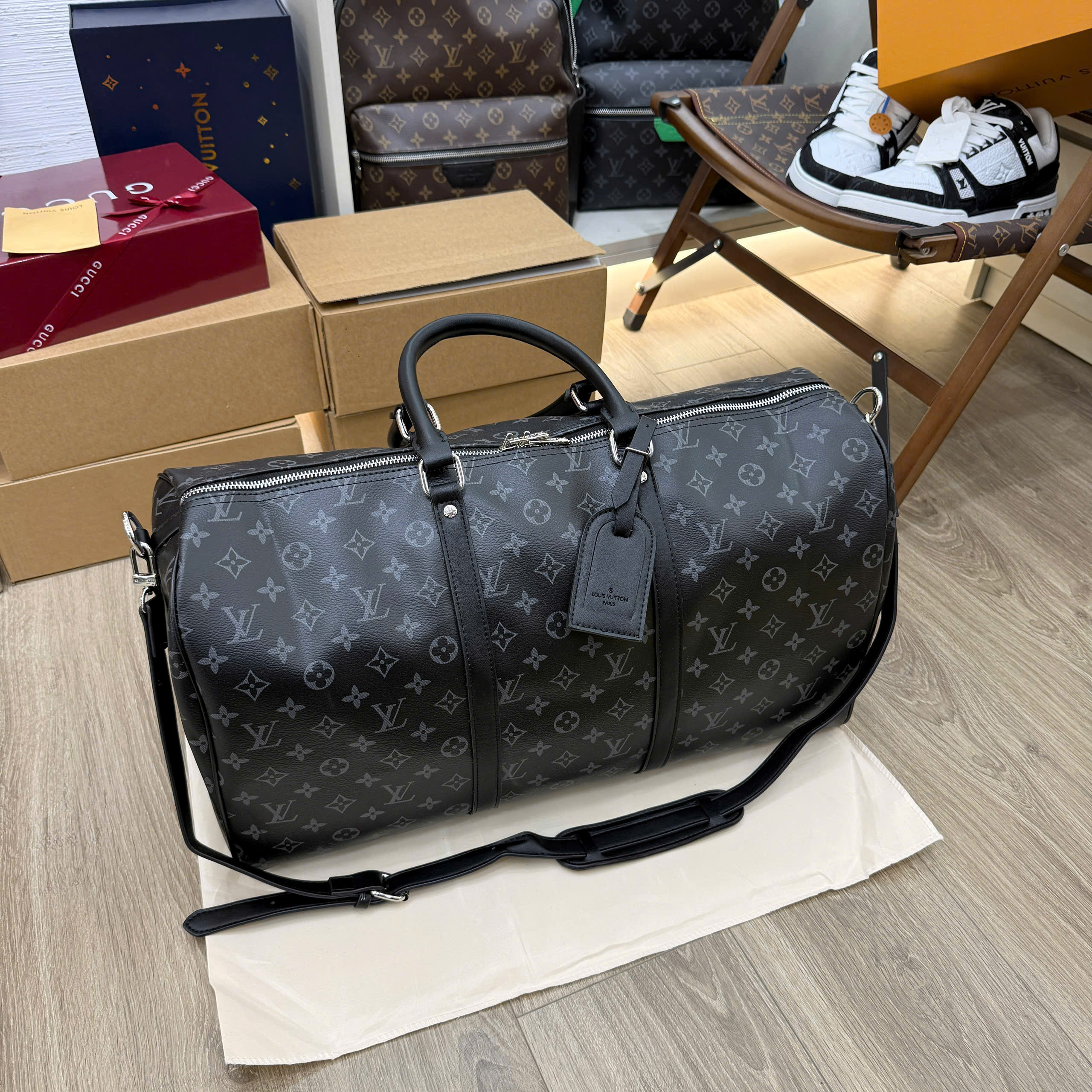 Túi trông du lịch Louis Vuitton LV Keepall Black monogram Like Auth size 50 PLD