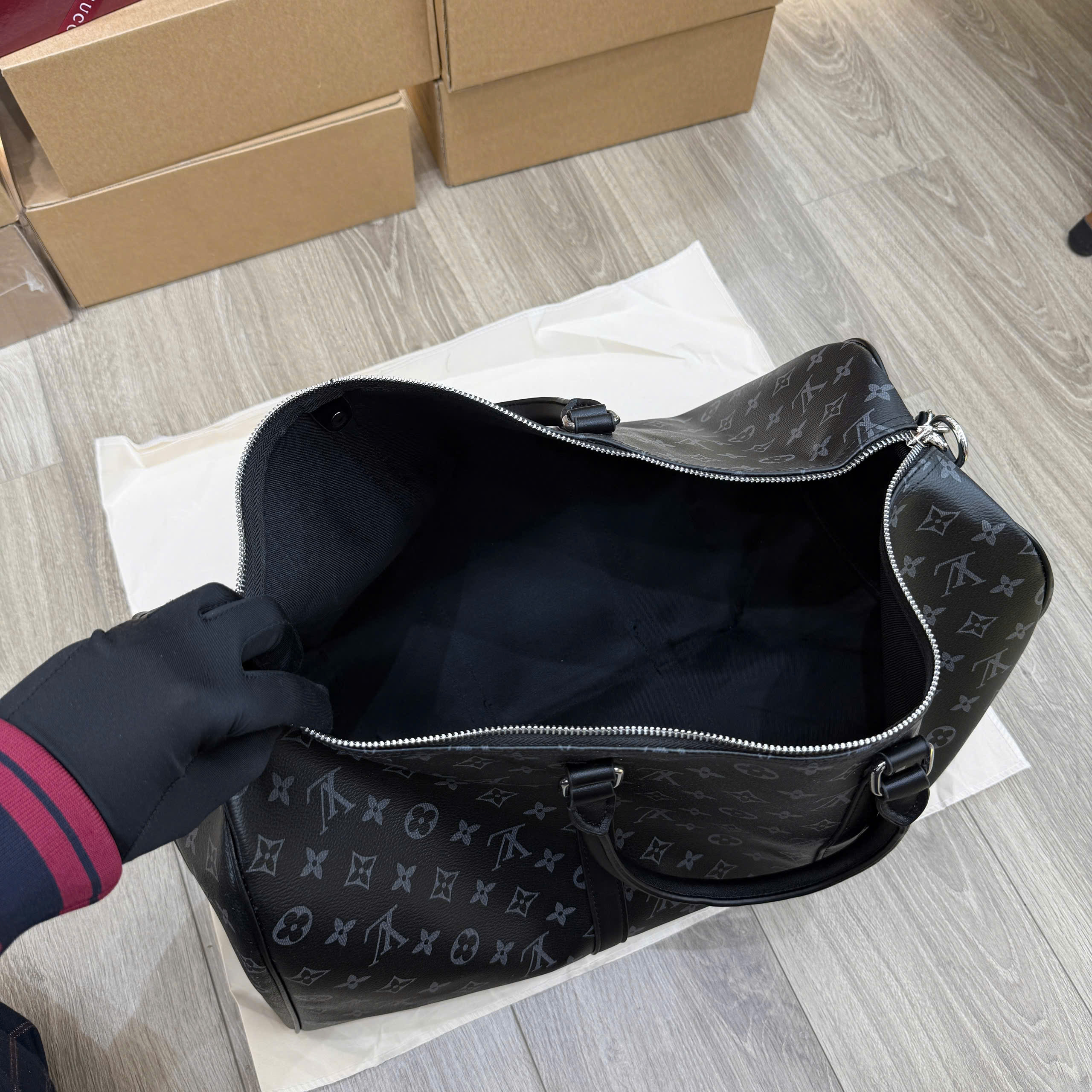 Túi trông du lịch Louis Vuitton LV Keepall Black monogram Like Auth size 50 PLD