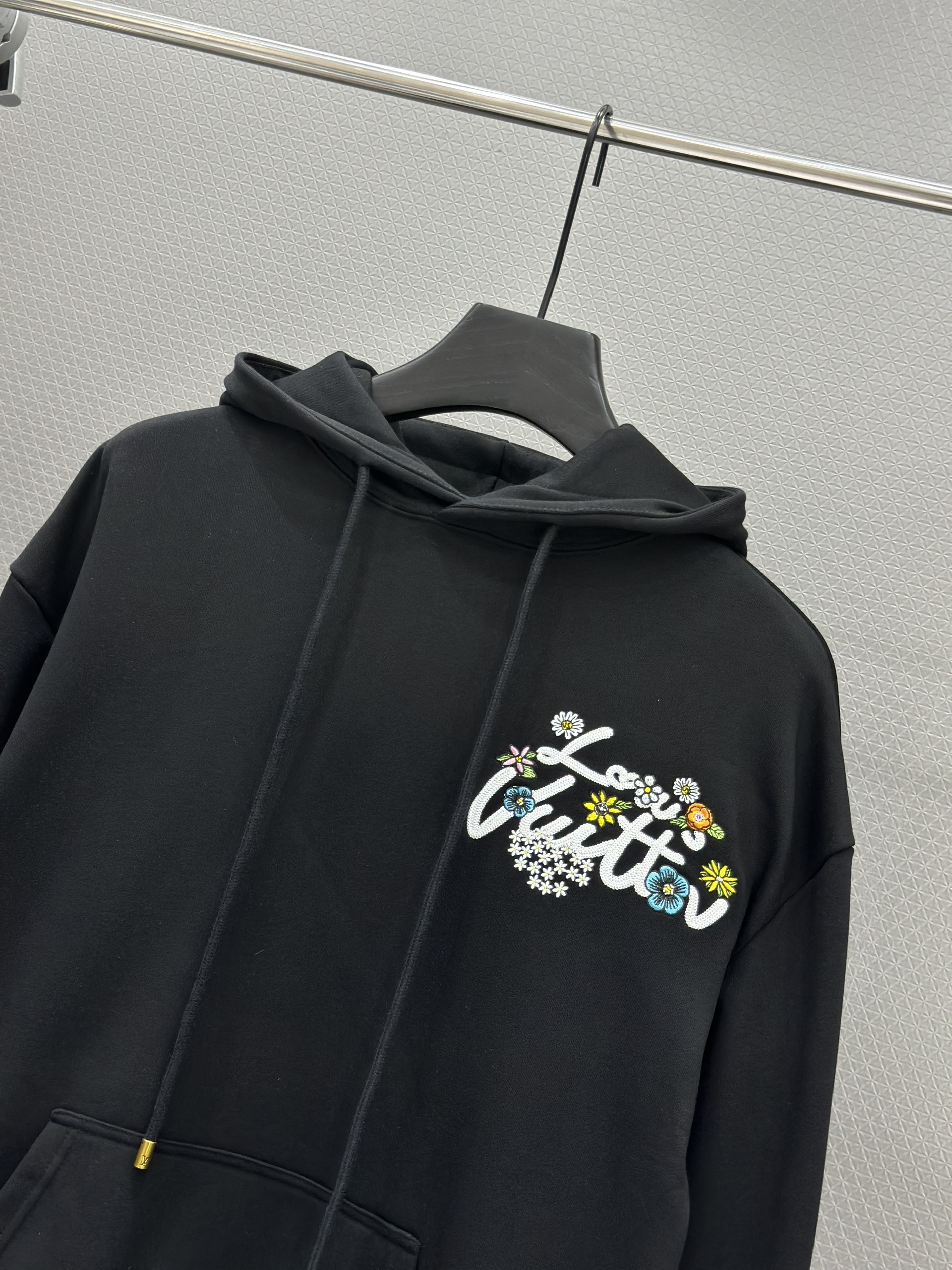 Áo Hoodie nỉ Louis Vuitton LV 1385 Đen logo thêu hoa Like Auth XS-L VTN