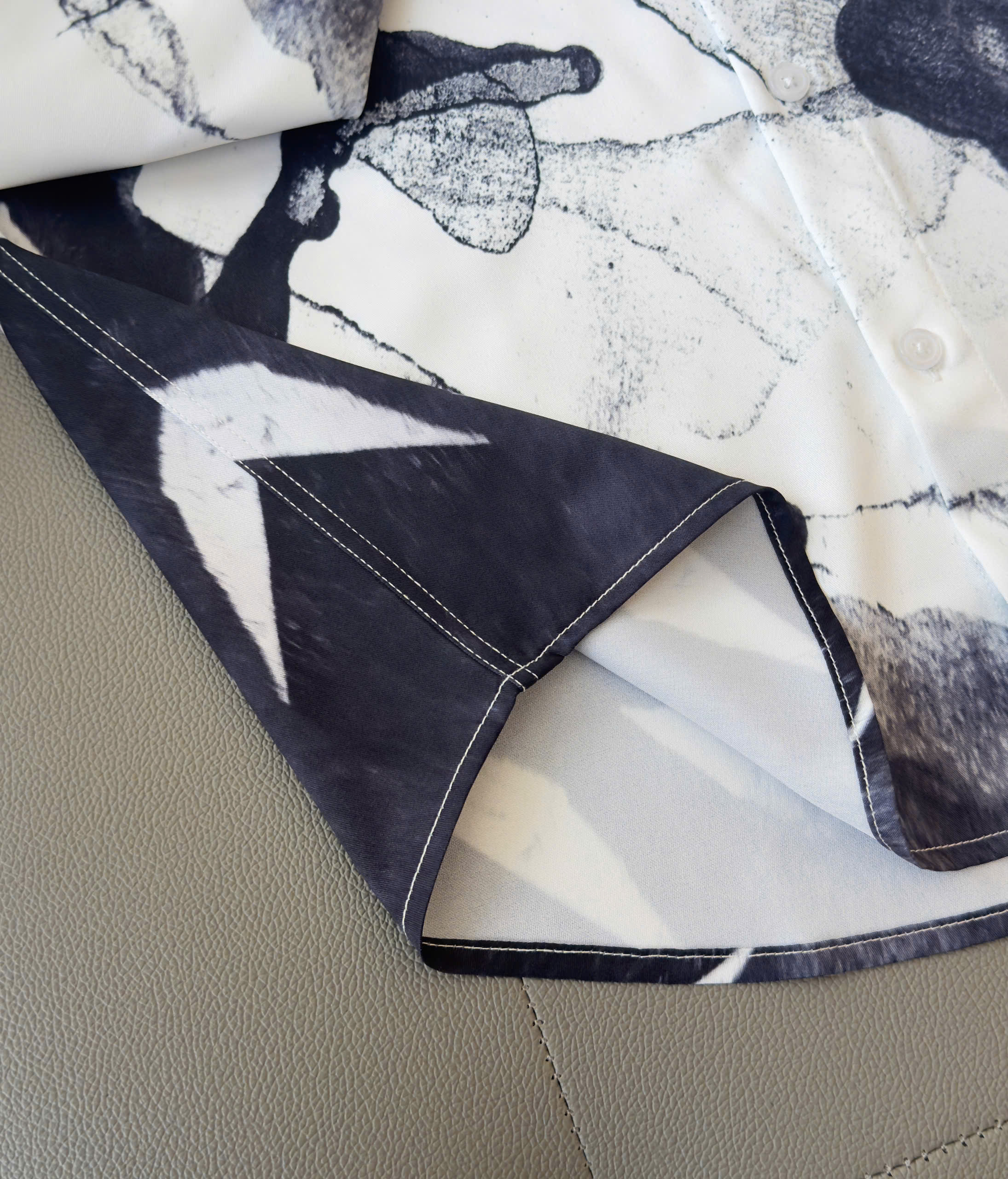 Áo sơ mi lụa Givenchy GVC Trắng họa tiết Xanh Than Like Auth 38-41 DDT