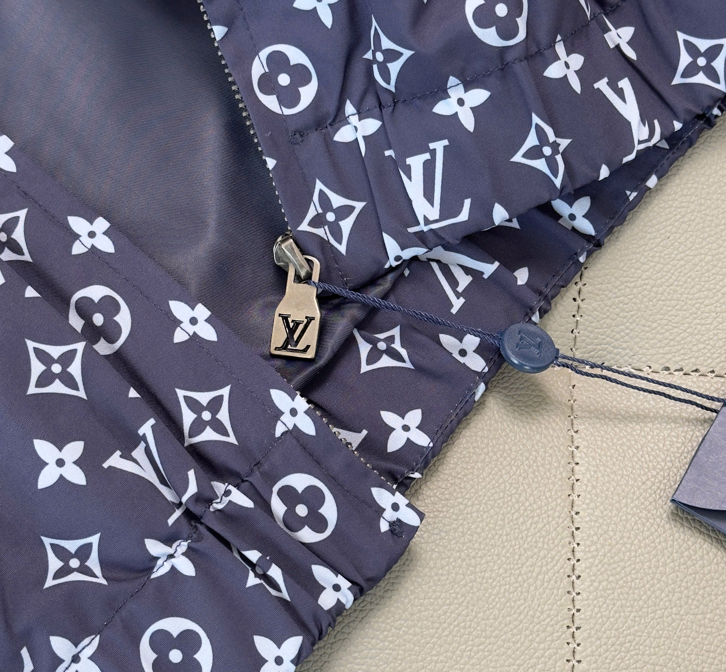 Áo khoác gió Louis Vuitton LV Xanh than monogram full check vai Like Auth S-L DDT