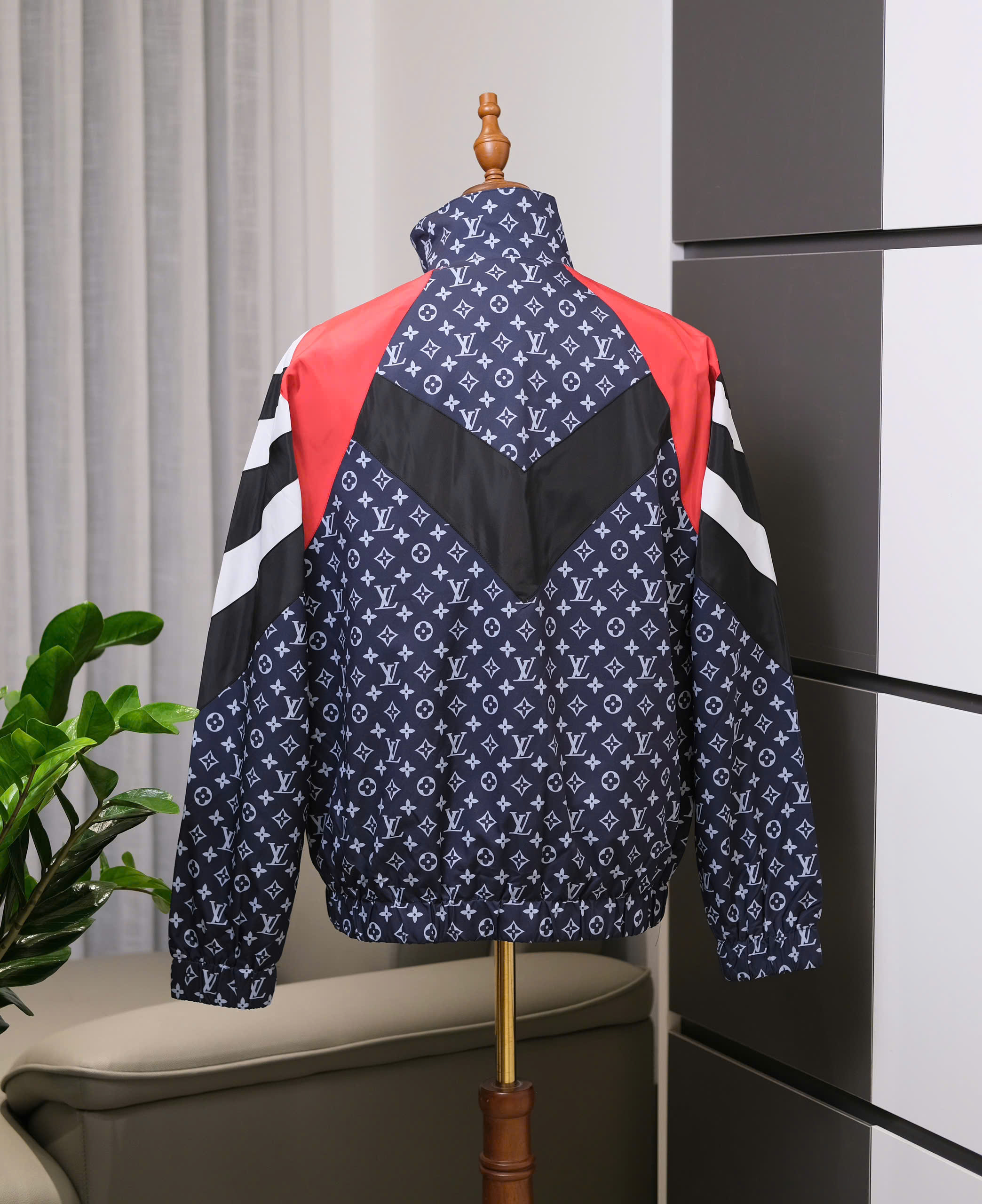Áo khoác gió Louis Vuitton LV Xanh than monogram full check vai Like Auth S-L DDT