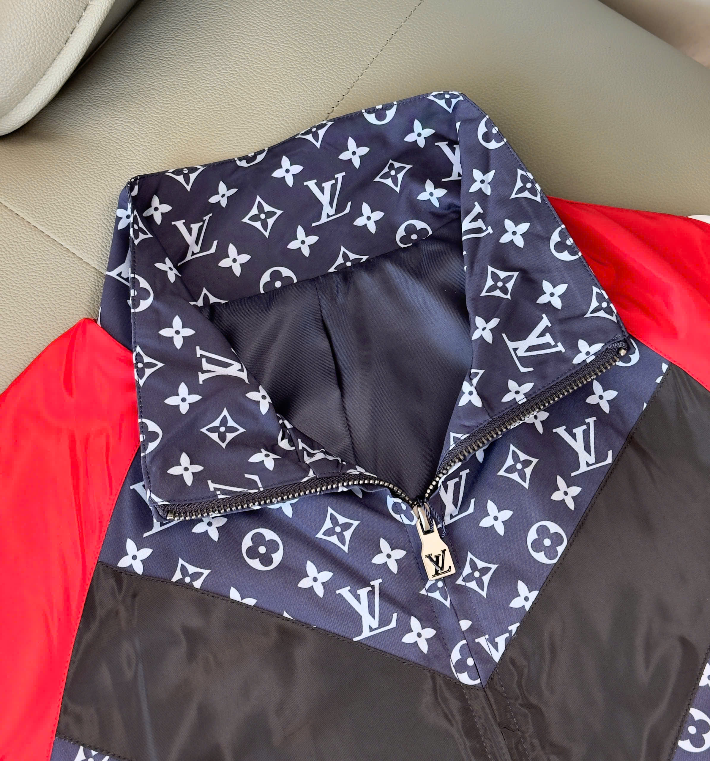 Áo khoác gió Louis Vuitton LV Xanh than monogram full check vai Like Auth S-L DDT