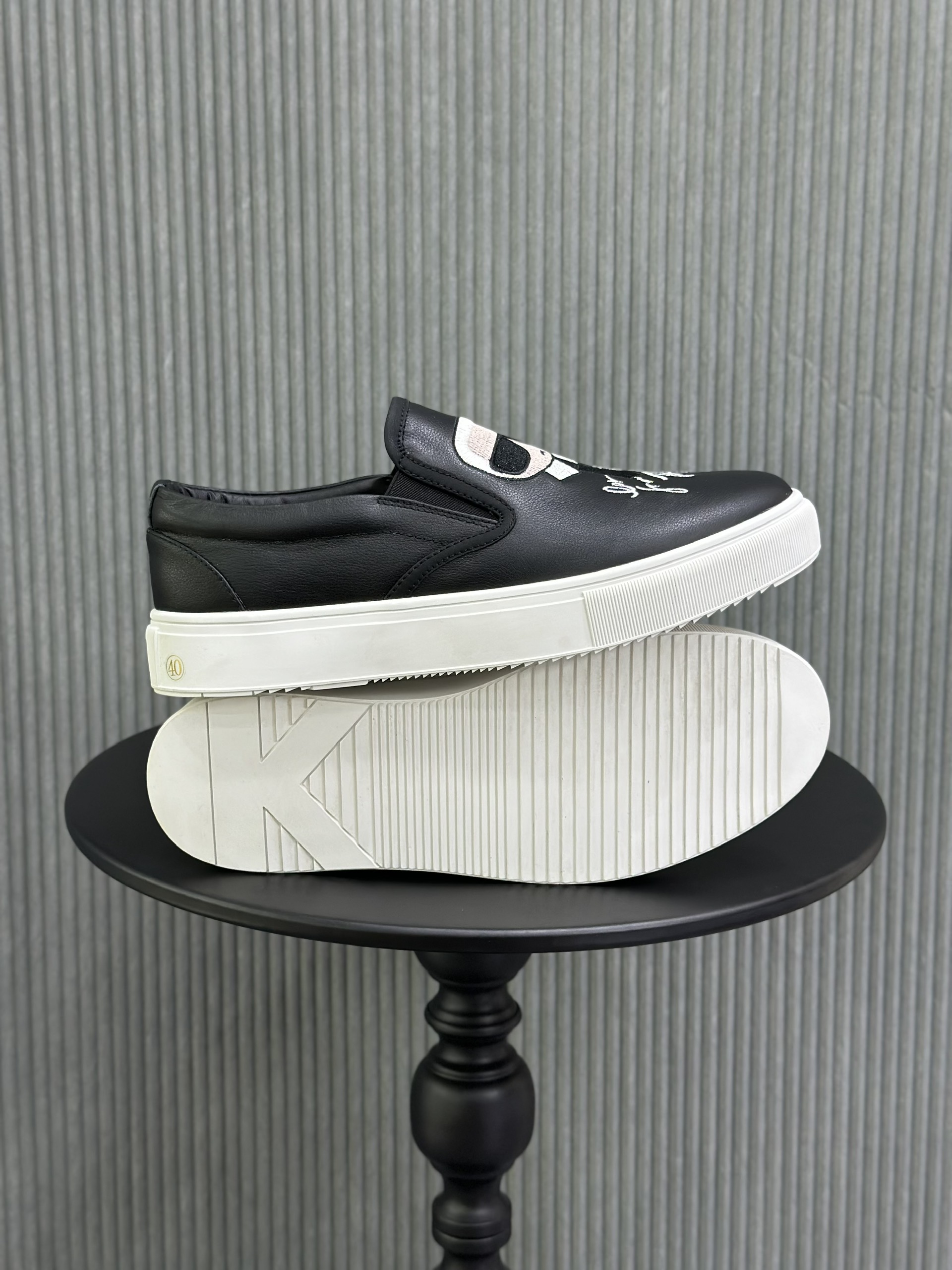 Giày slipon Karl Đen hình dân chữ ký Like Auth 38-43 VTN