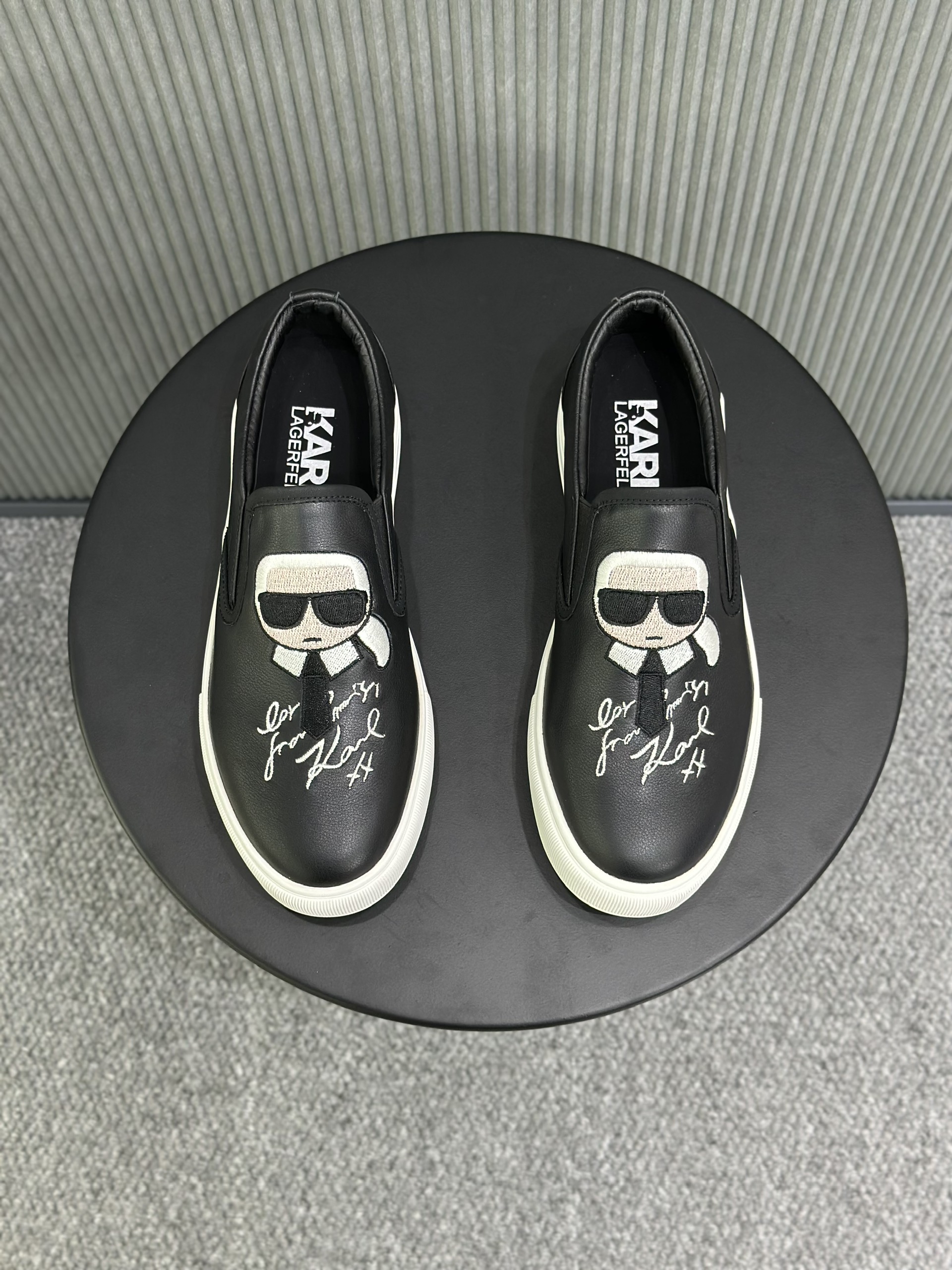 Giày slipon Karl Đen hình dân chữ ký Like Auth 38-43 VTN