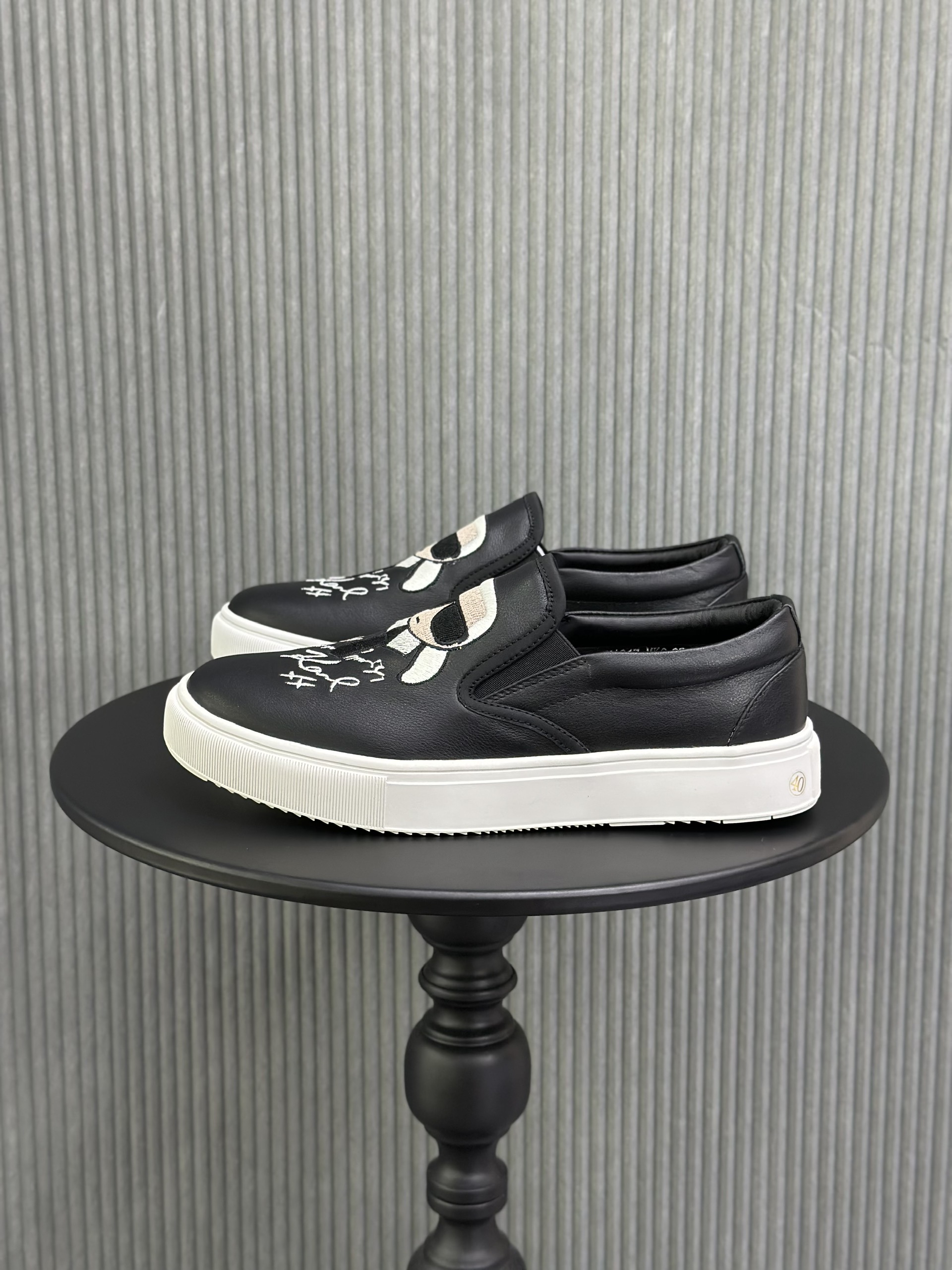 Giày slipon Karl Đen hình dân chữ ký Like Auth 38-43 VTN