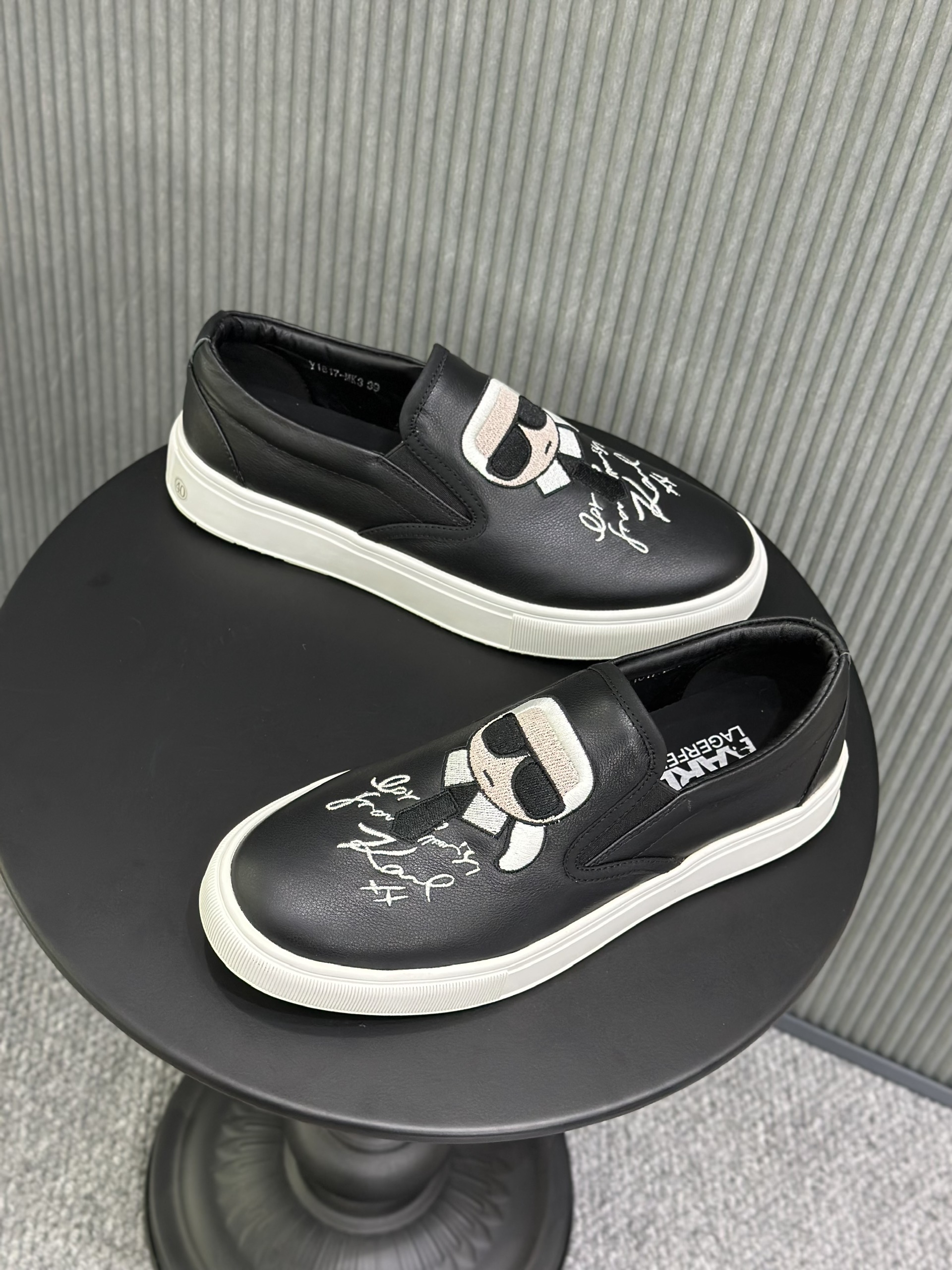 Giày slipon Karl Đen hình dân chữ ký Like Auth 38-43 VTN