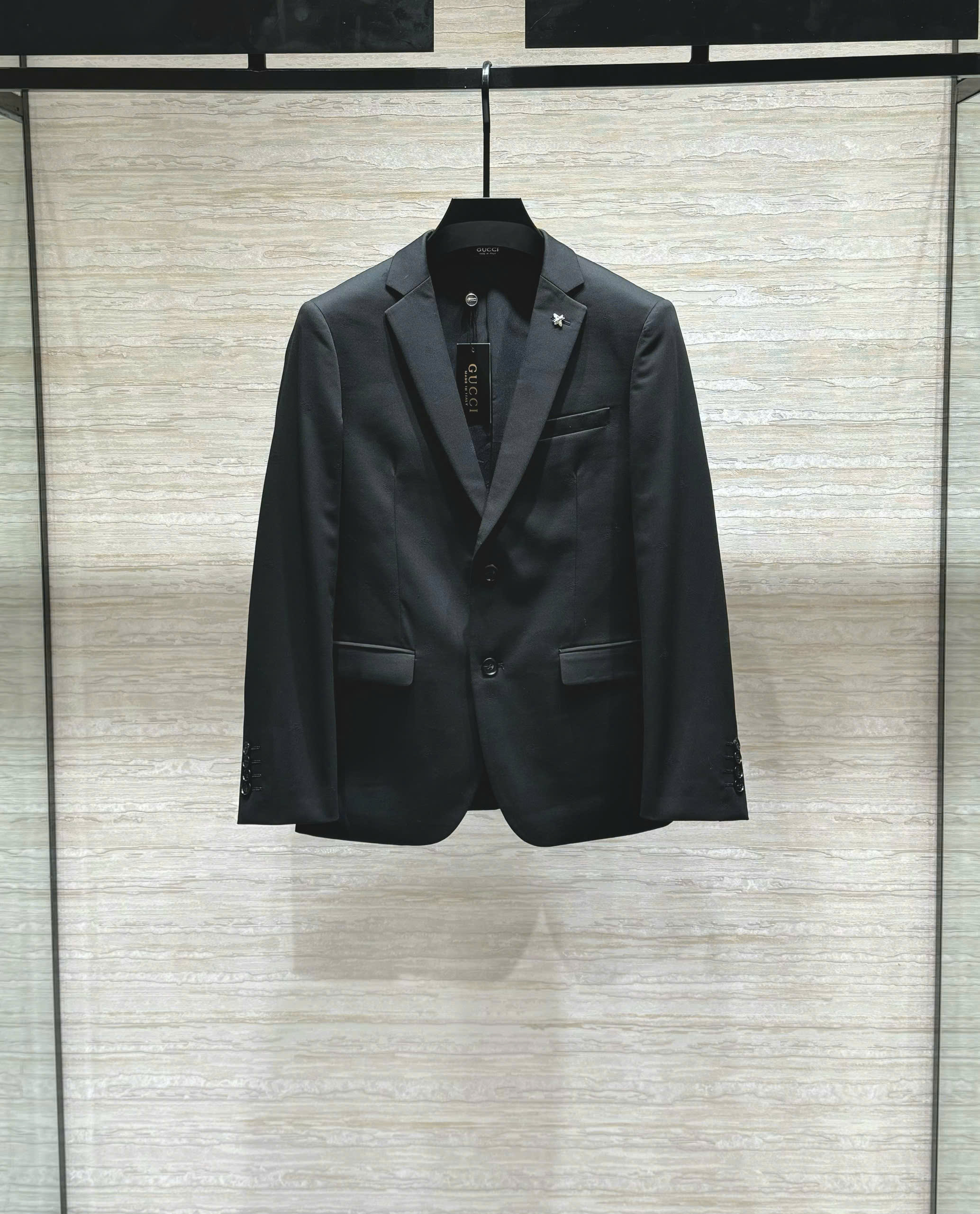 Set bộ Vest Gucci GC Đen logo tag Ong bạc new 2026 Like Auth 46-54 DDT