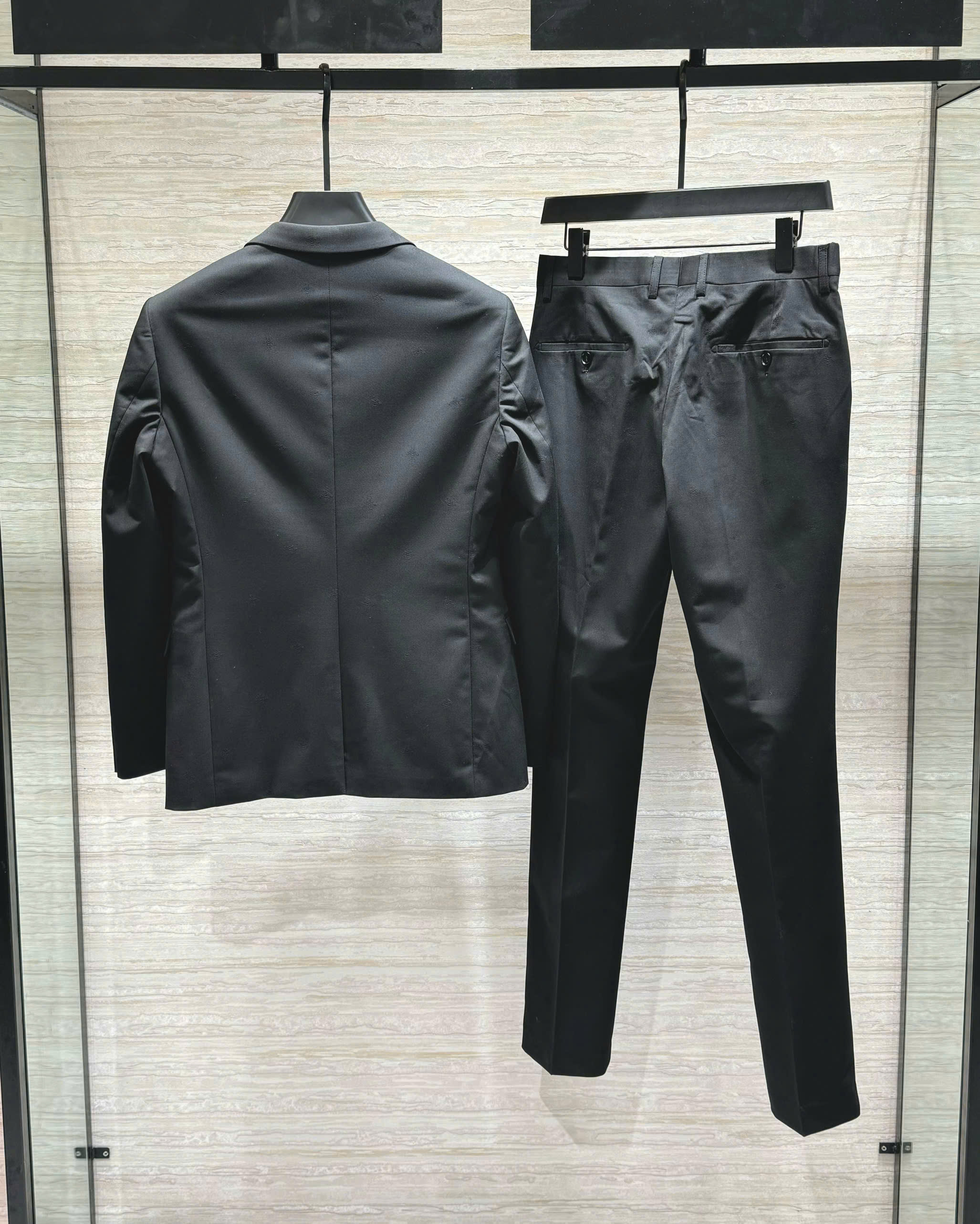 Set bộ Vest Gucci GC Đen logo tag Ong bạc new 2026 Like Auth 46-54 DDT