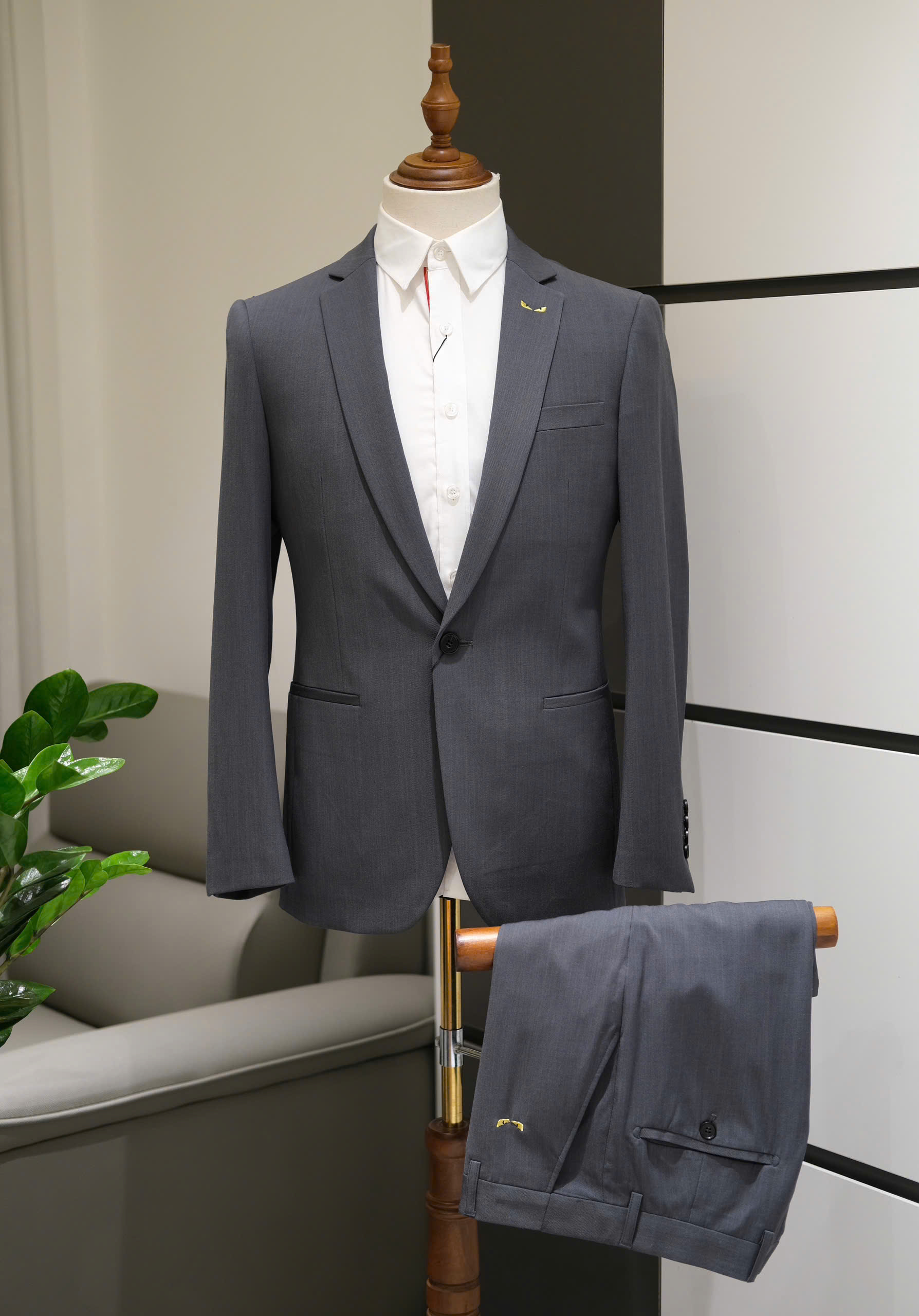 Set bộ Vest Fendi Xám logo thêu đôi mắt Vàng new 2026 Like Auth 46-54 DDT