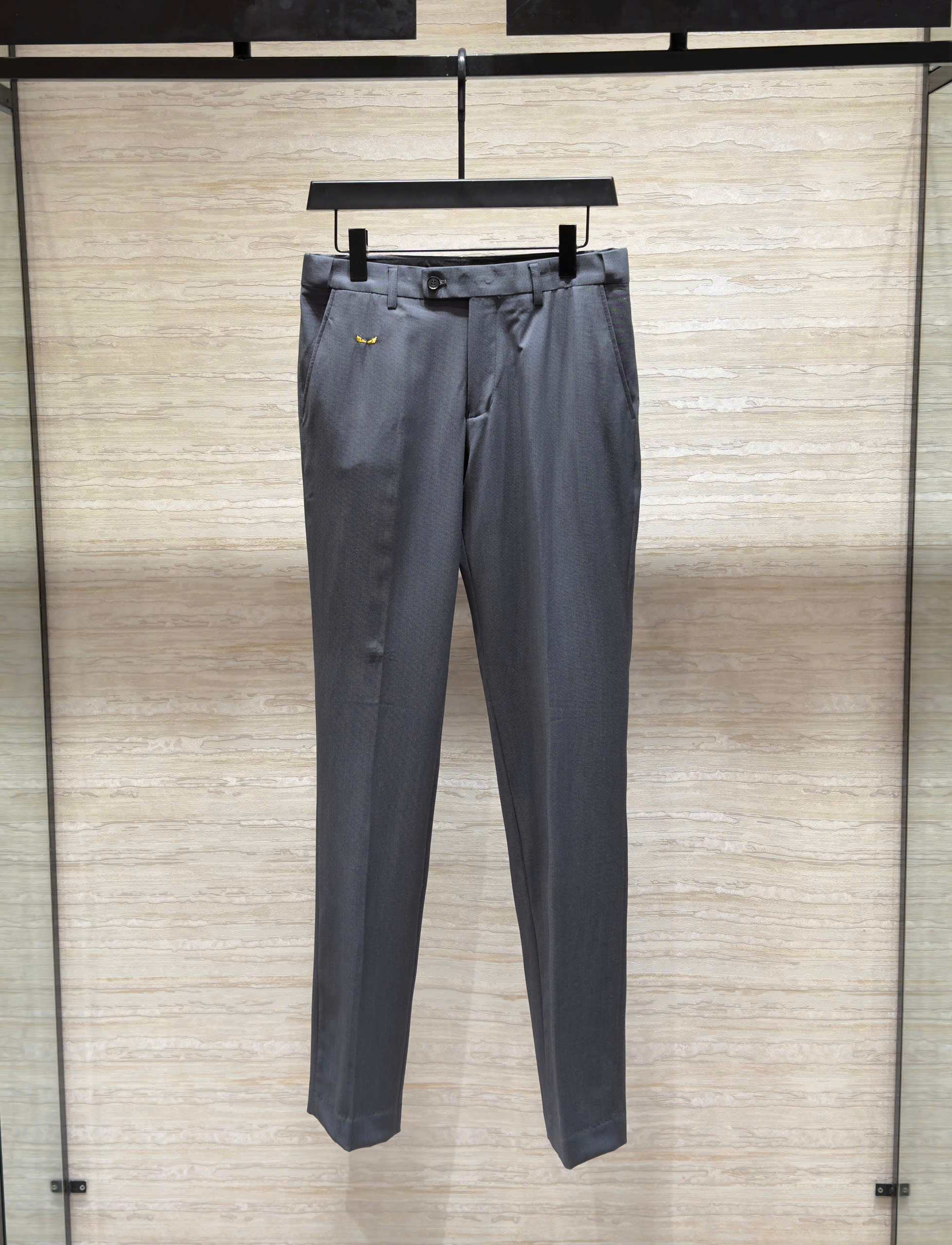 Set bộ Vest Fendi Xám logo thêu đôi mắt Vàng new 2026 Like Auth 46-54 DDT