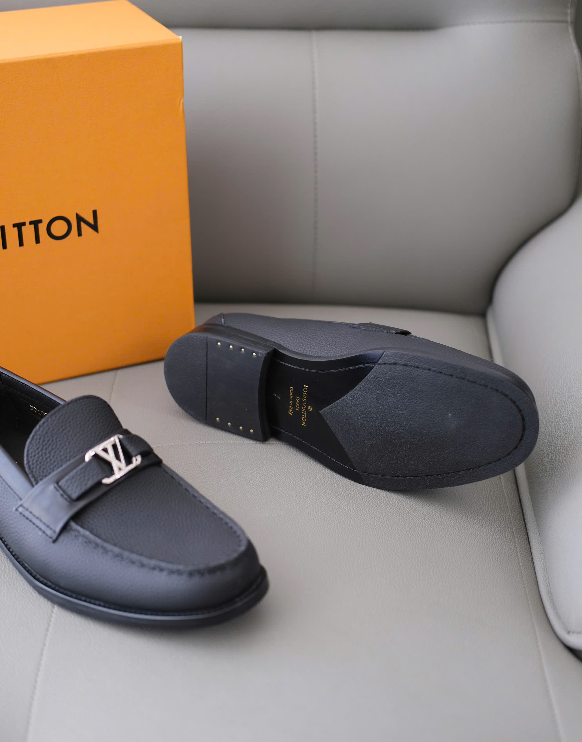 Giày loafer Louis Vuitton LV Đen sần logo LV tag bạc đế gỗ Like Auth 38-43 DDT