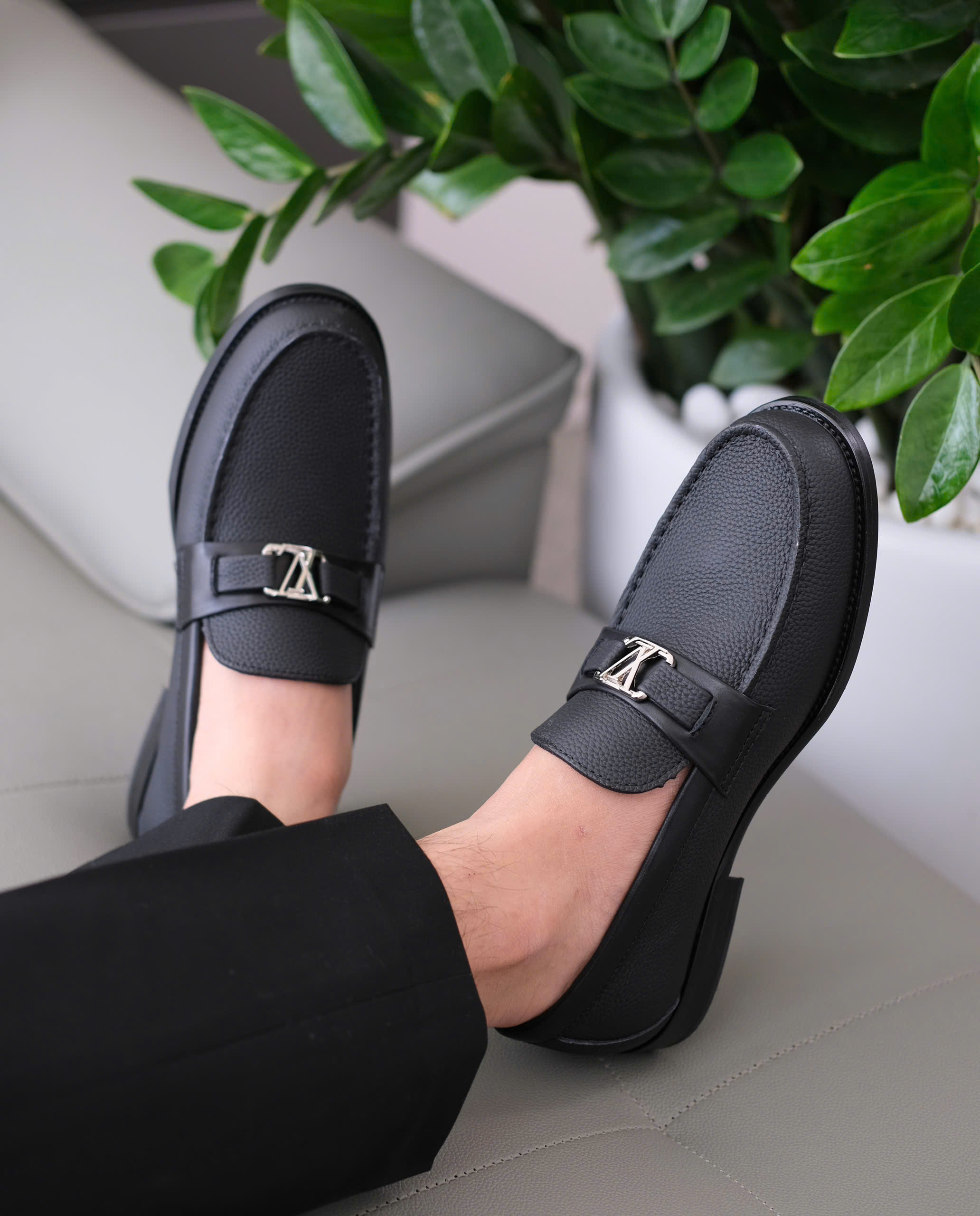 Giày loafer Louis Vuitton LV Đen sần logo LV tag bạc đế gỗ Like Auth 38-43 DDT