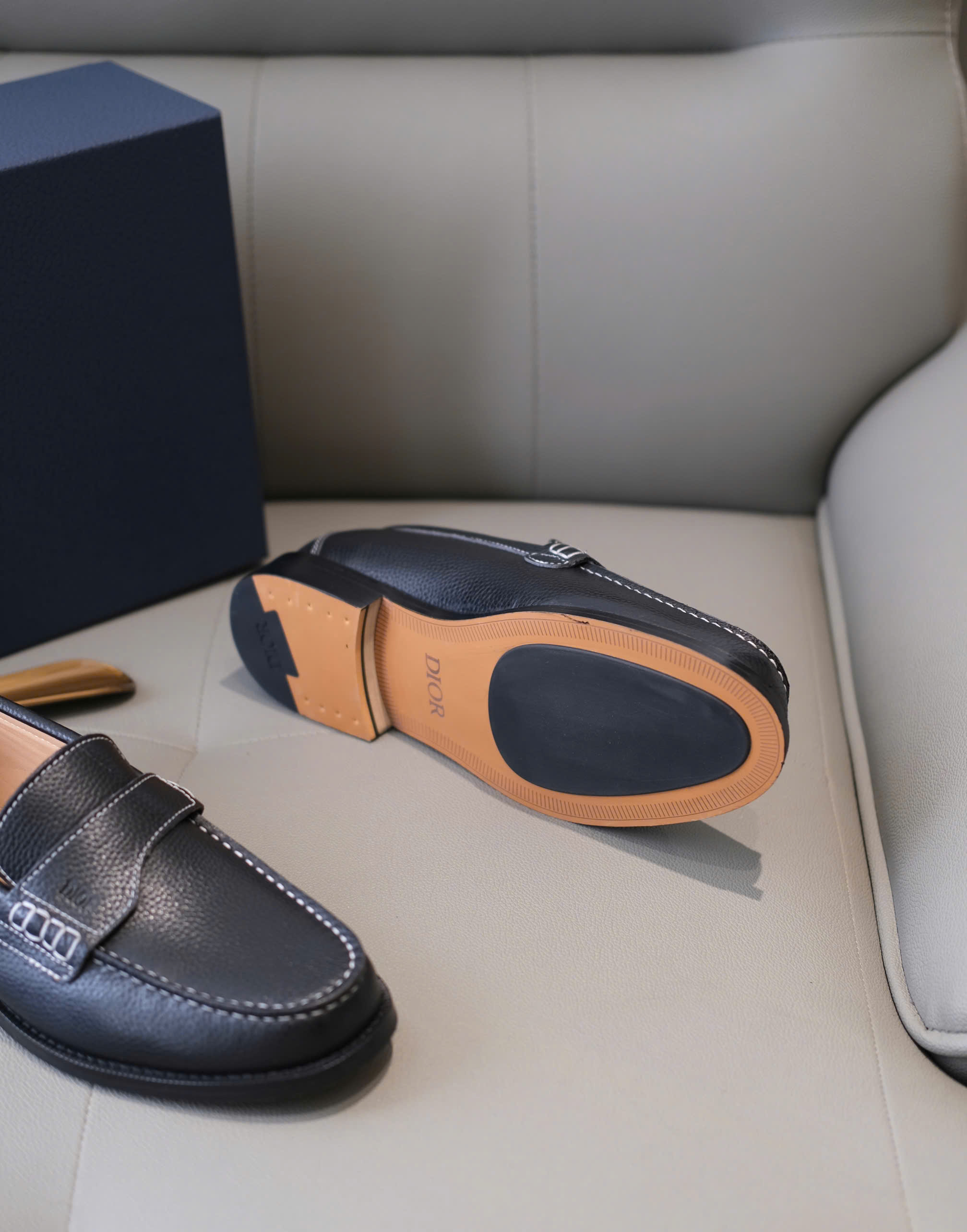 Giày loafer Dior CD Đen sần viền chỉ Trắng Like Auth 38-43 DDT