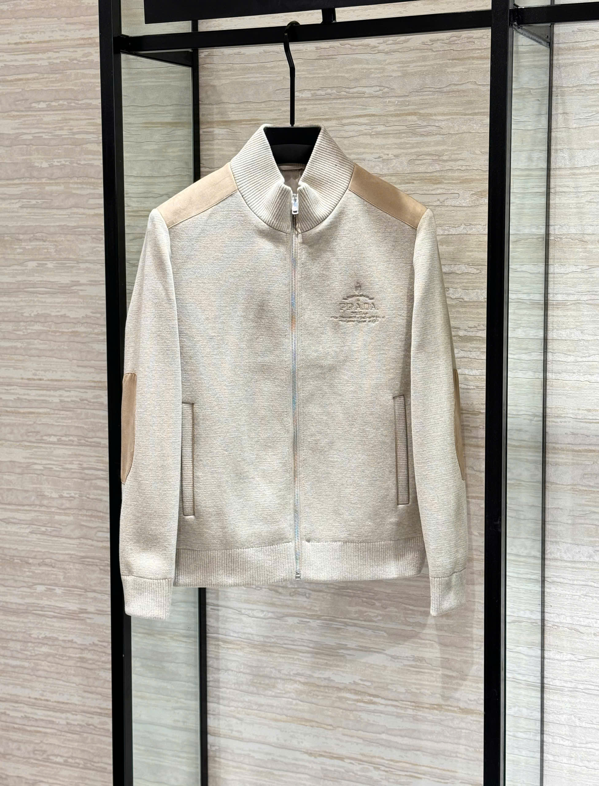 Áo khoác len Prada Be phối da lộn logo thêu Like Auth 48-54 DDT