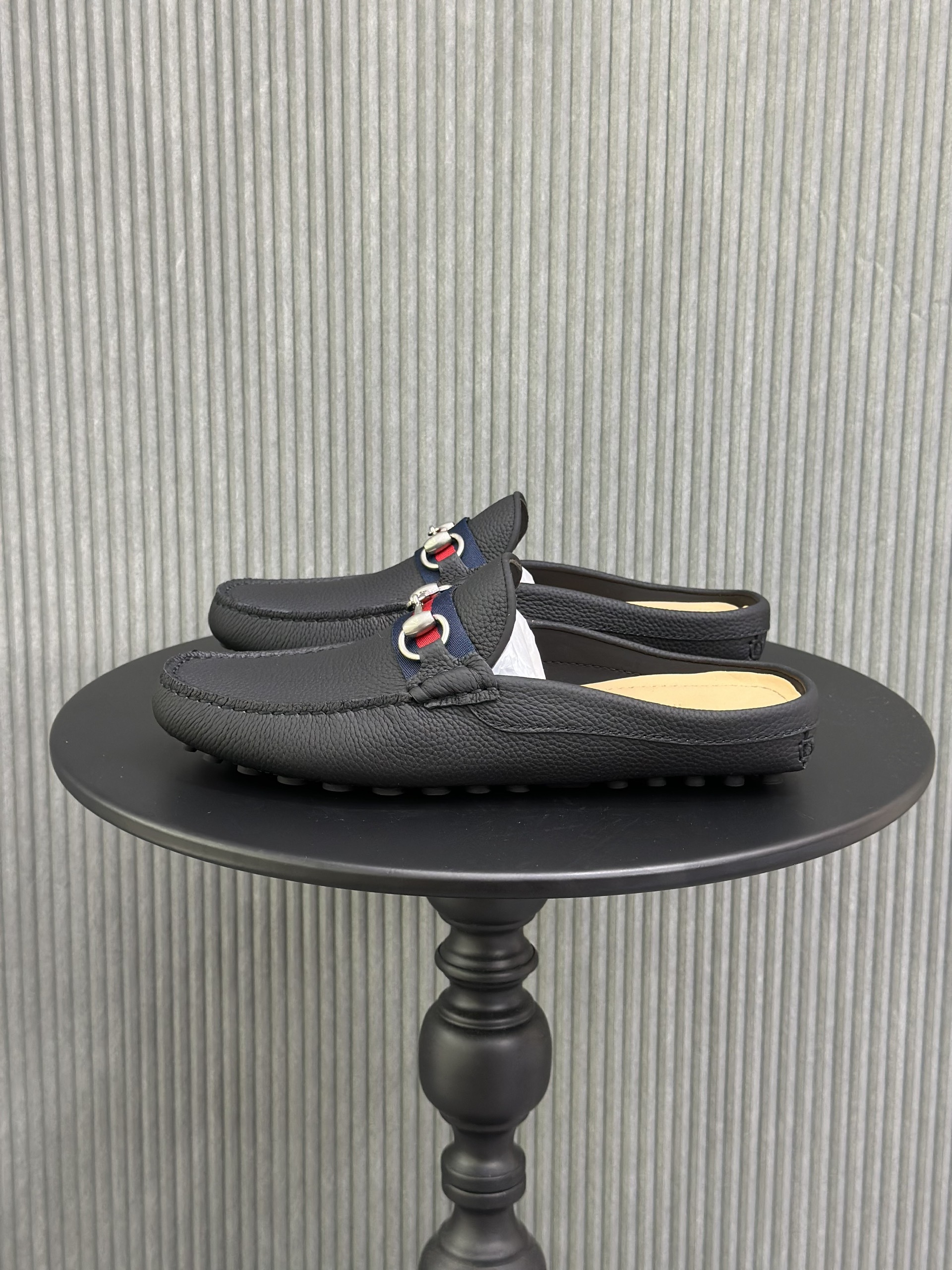 Giày sục Gucci GC Đen sần kẻ Xanh Đỏ móc khóa 38-43 VTN