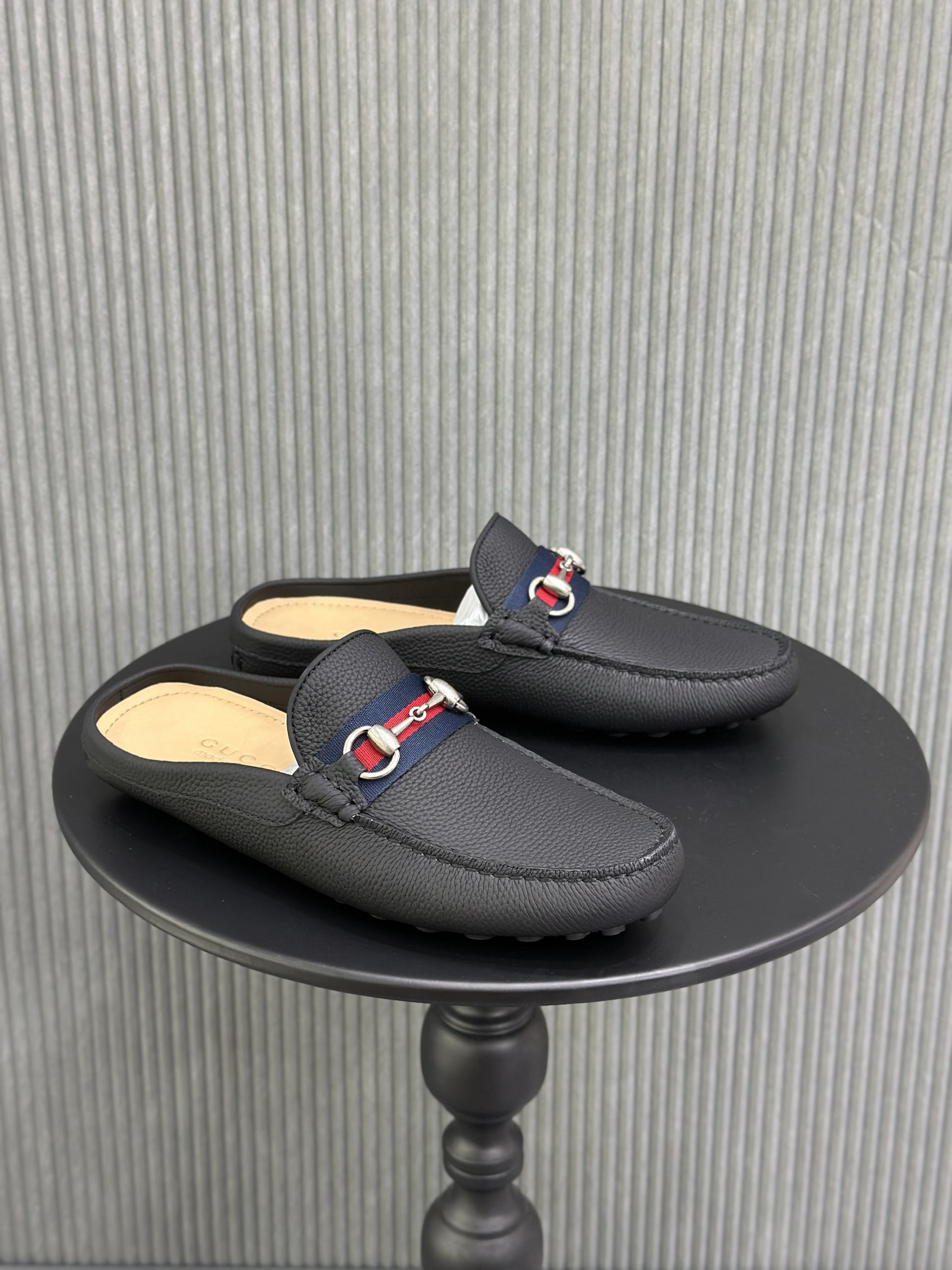 Giày sục Gucci GC Đen sần kẻ Xanh Đỏ móc khóa 38-43 VTN