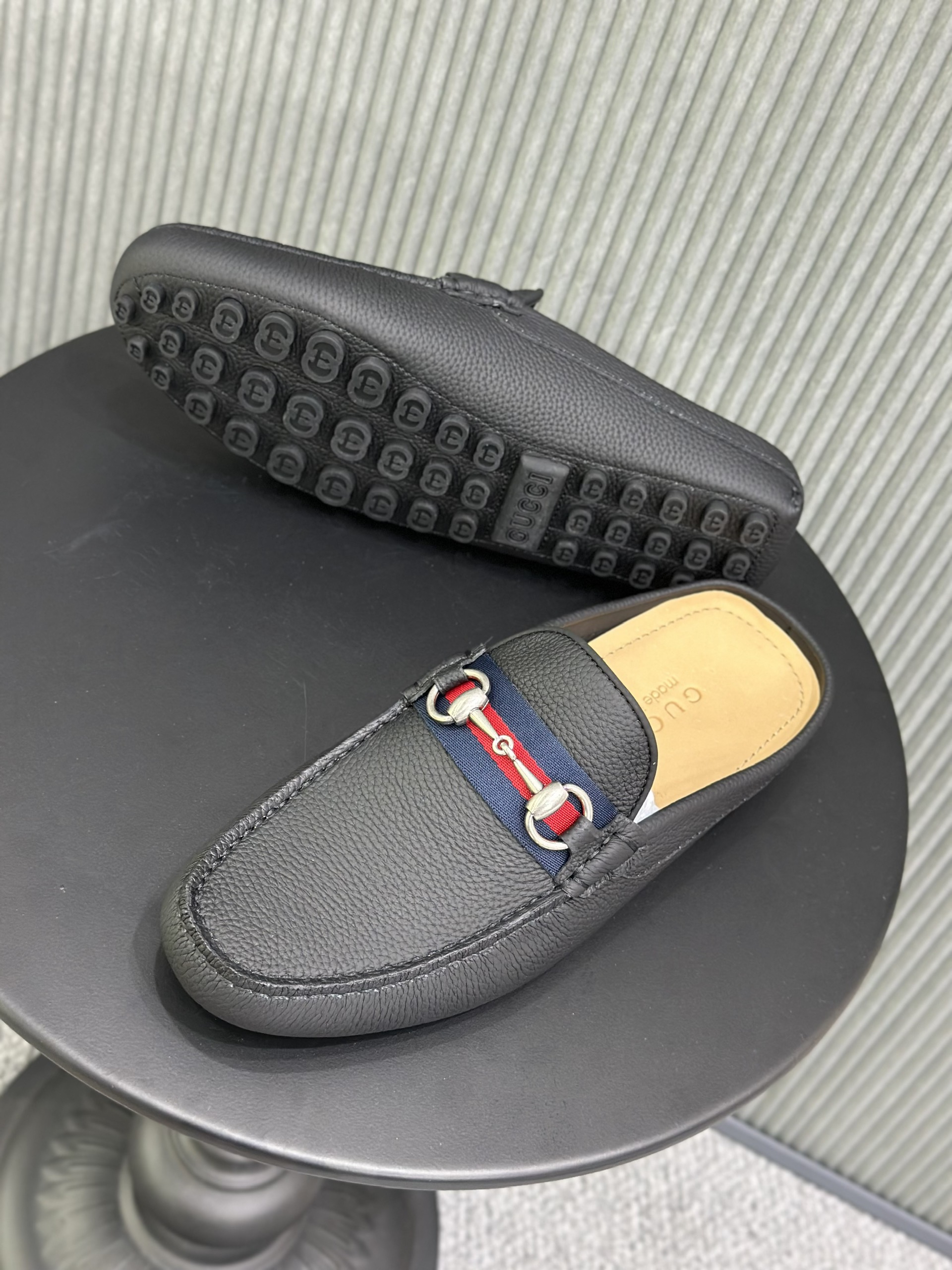 Giày sục Gucci GC Đen sần kẻ Xanh Đỏ móc khóa 38-43 VTN