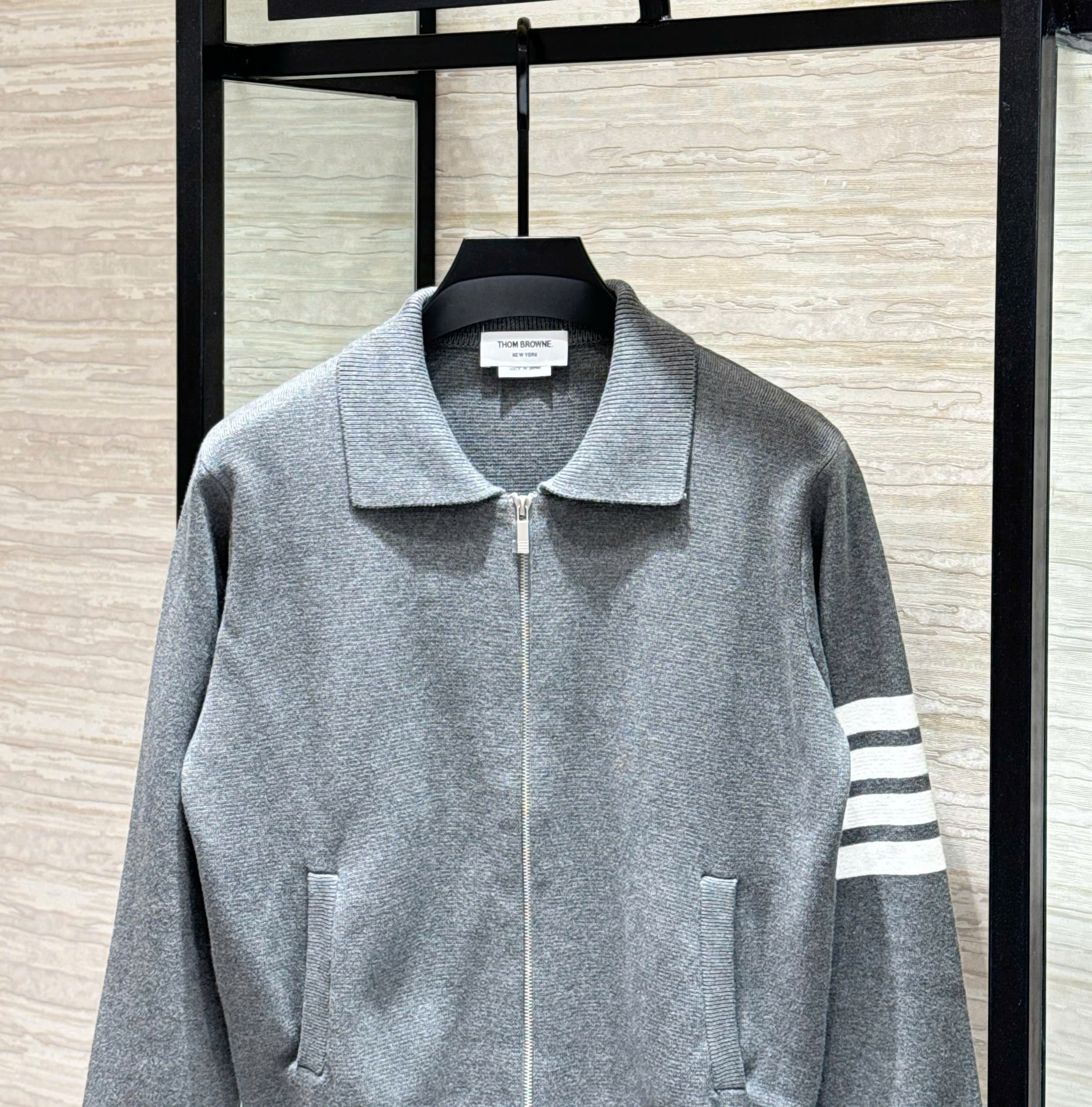 Áo khoác len Thombrowne Xám Ghi cổ bẻ kẻ tay sọc Trắng Like Auth M-XXL DDT