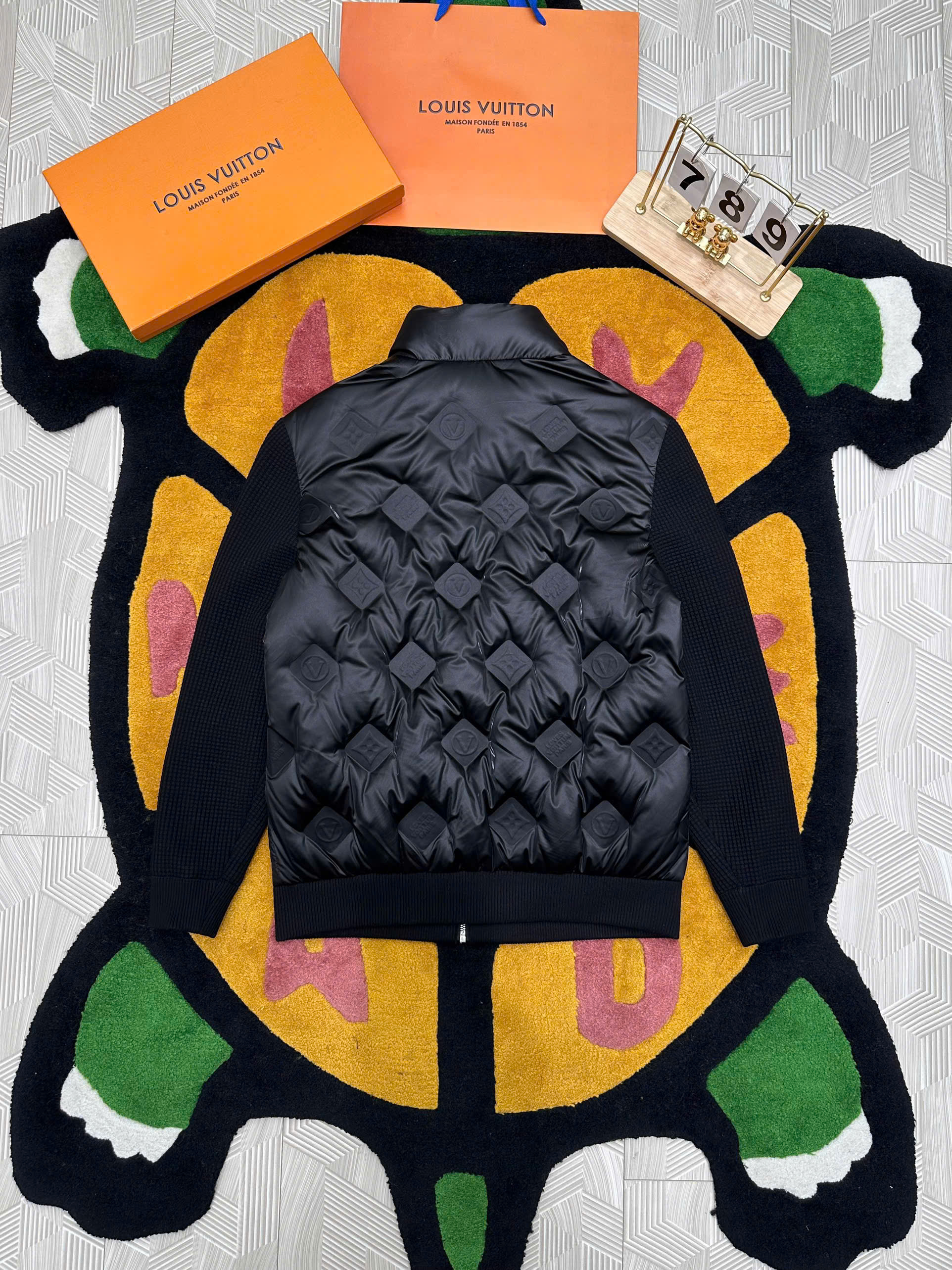 Áo khoác phao lông vũ Louis Vuitton LV tay len logo check cổ Like AUth 48-52 MK