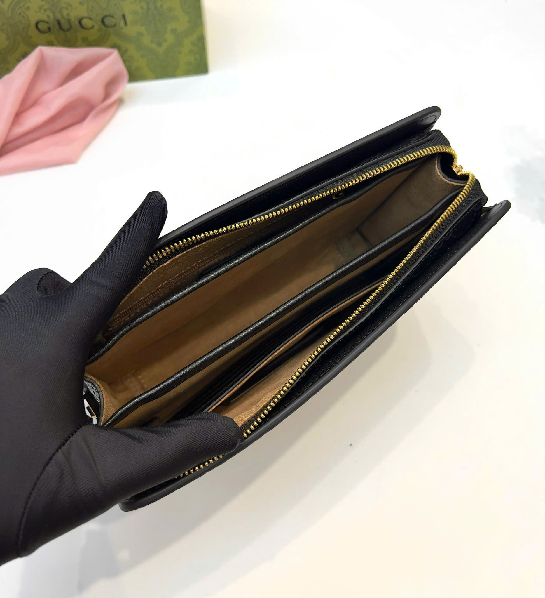 Túi ví Clutch Gucci GC vân monogram dập chìm tag da khóa số Like AUth DDT