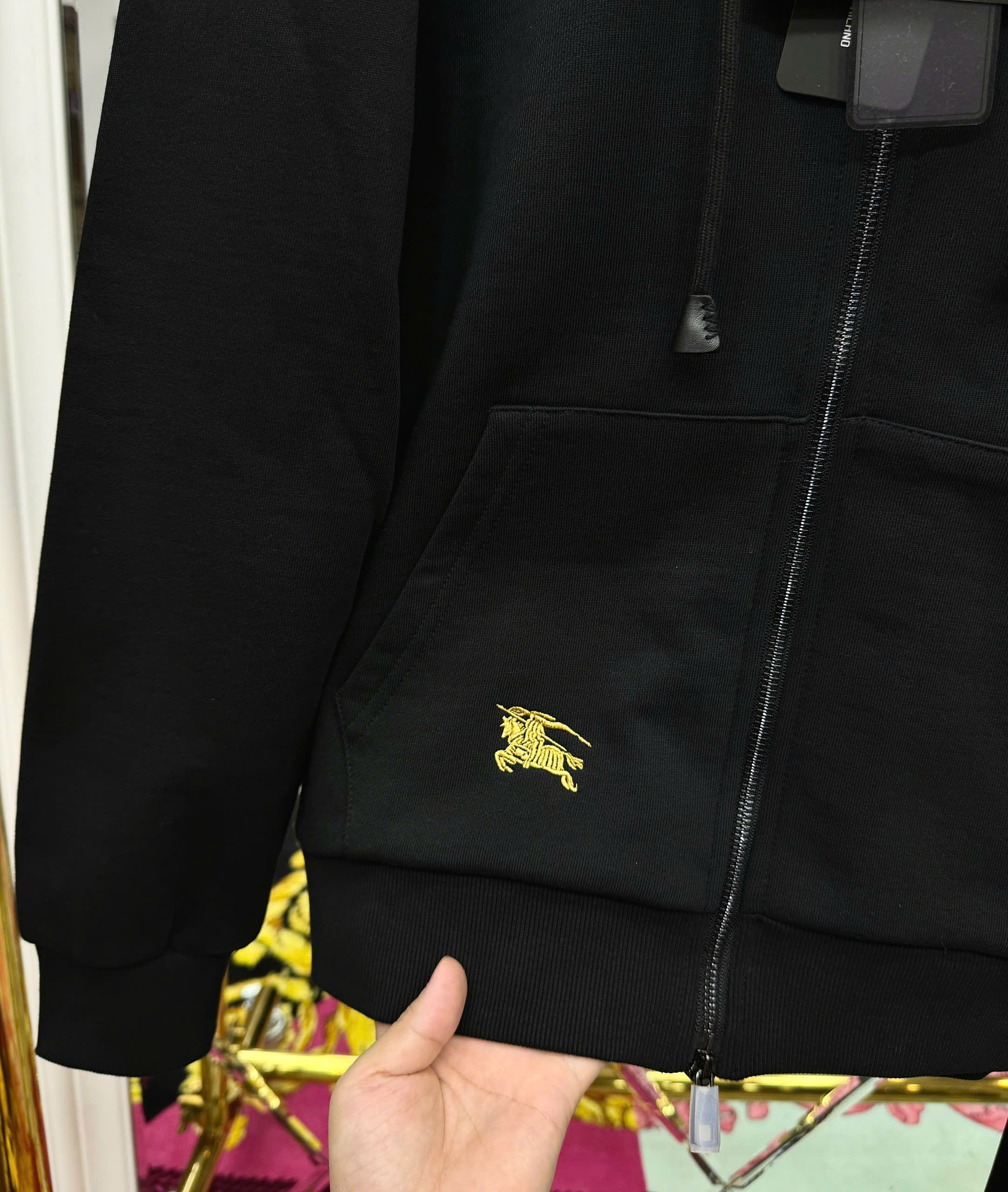 Set bộ Burberry BBR khóa mũ Đen check kẻ sọc logo thêu ngựa bay Like Auth S-XL MK