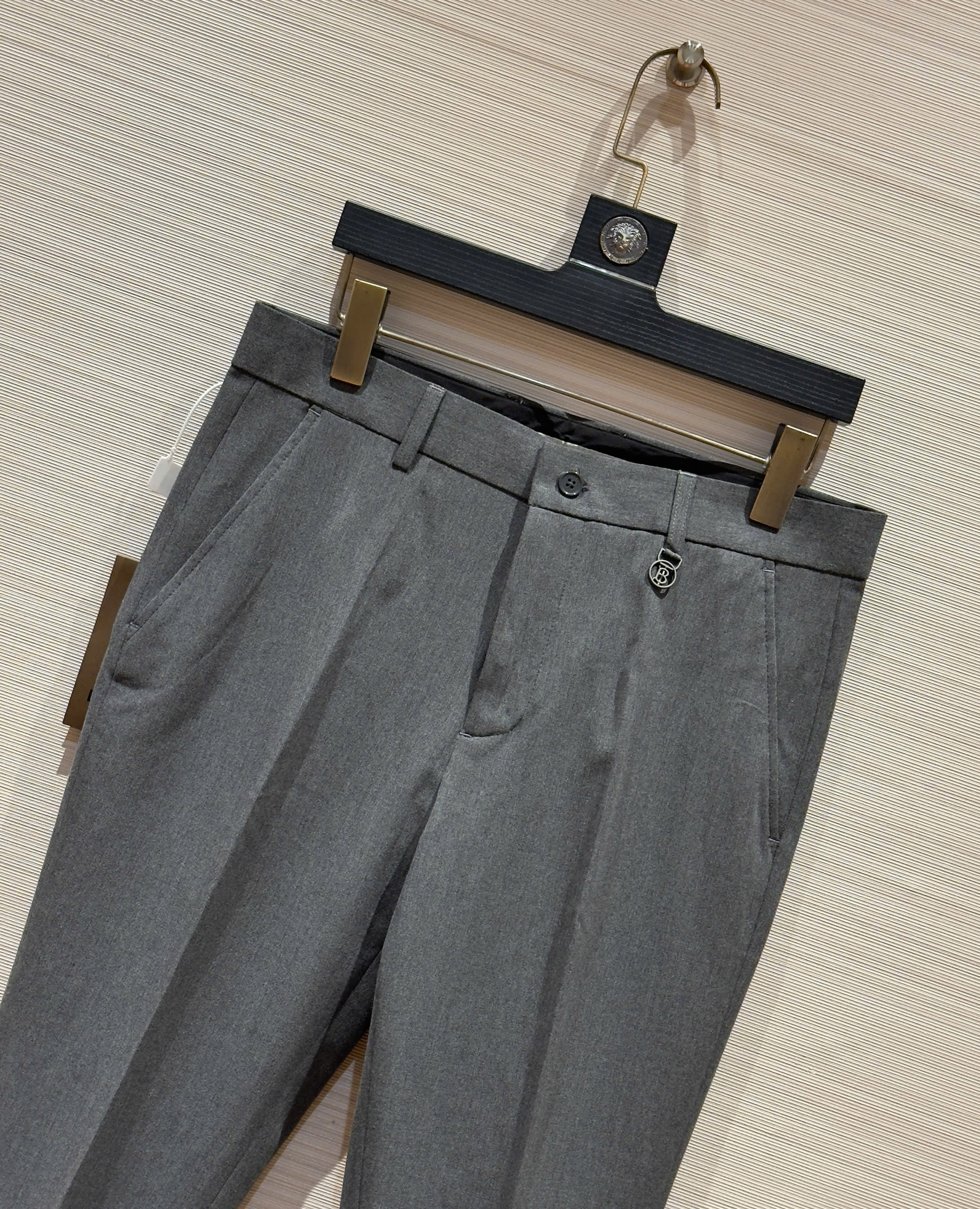 Quần âu tây Burberry BBR Xám logo TB tag bạc Like AUth 28-36 DDT