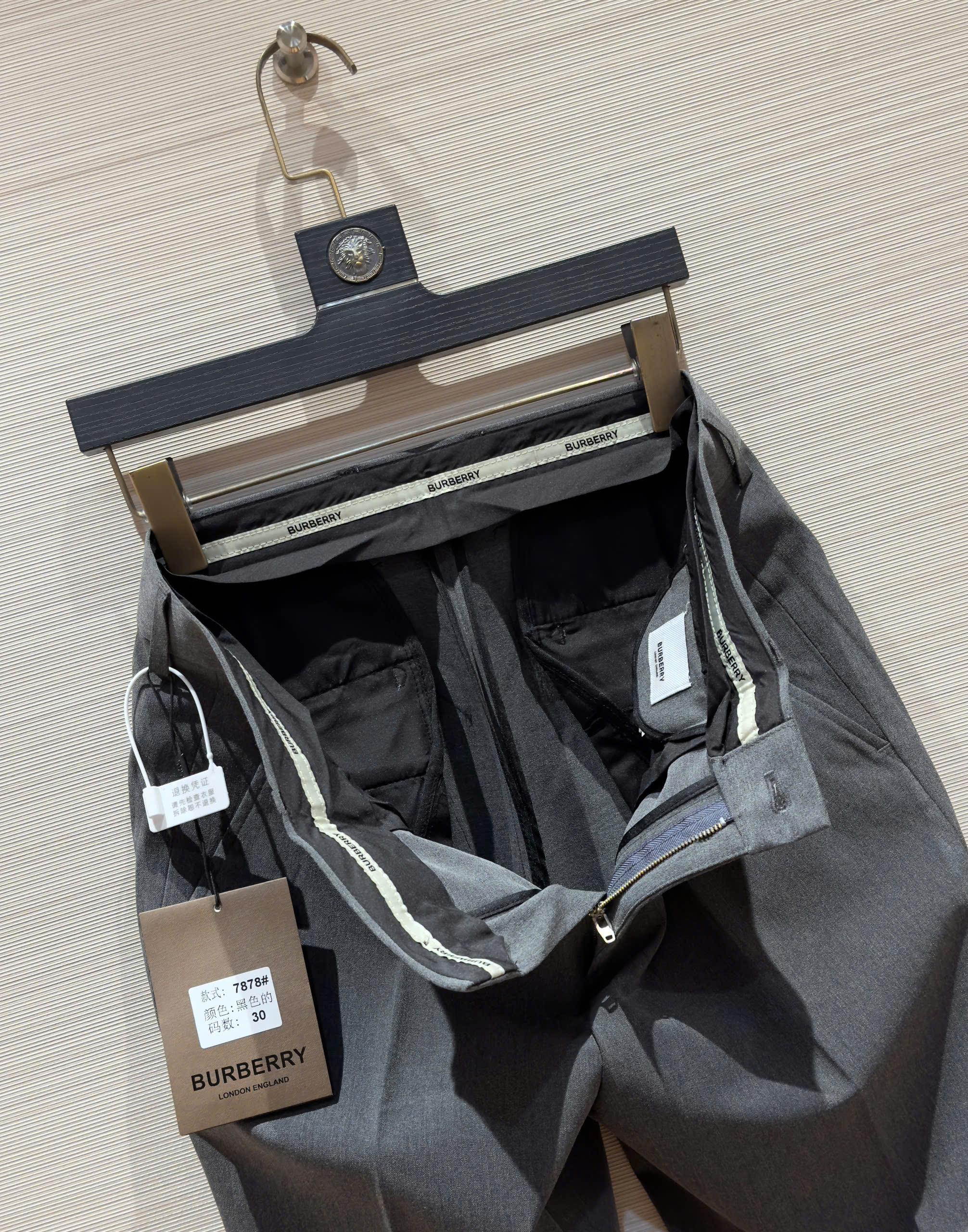 Quần âu tây Burberry BBR Xám logo TB tag bạc Like AUth 28-36 DDT