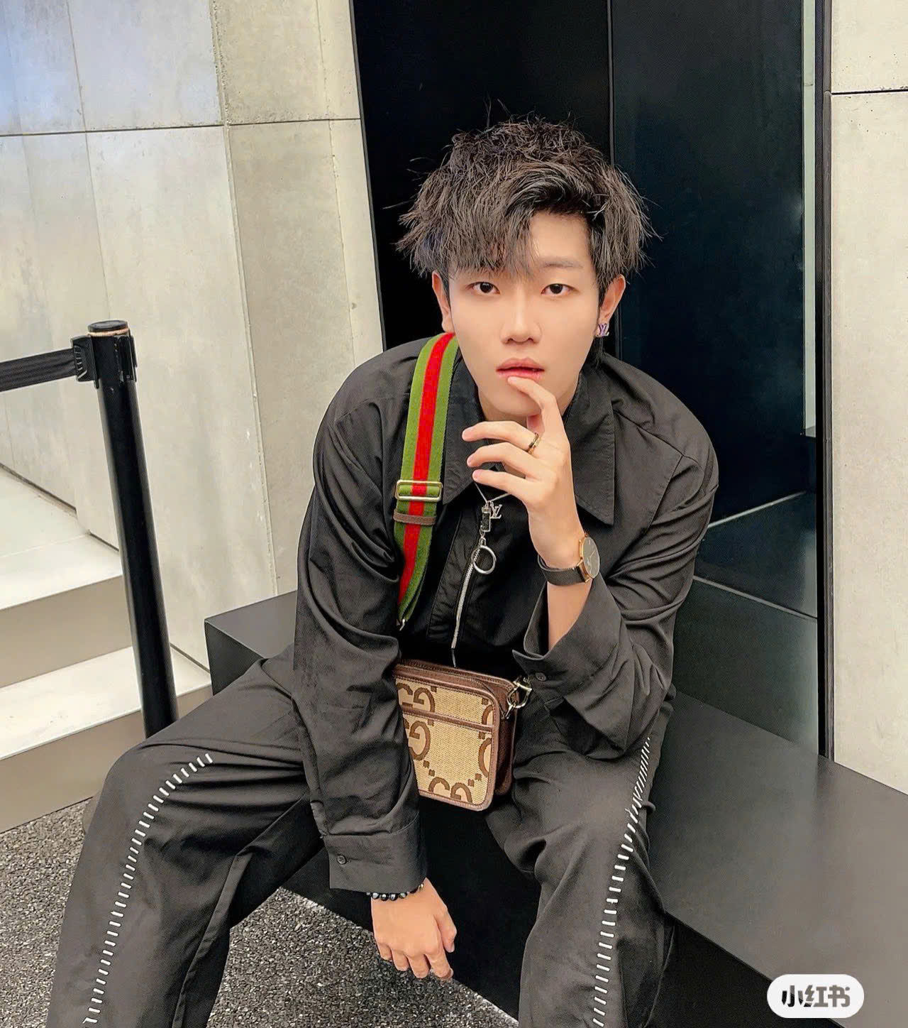 Túi hộp đeo chéo Gucci GC monogram logo to dây kẻ Xanh Đỏ Like Auth MK