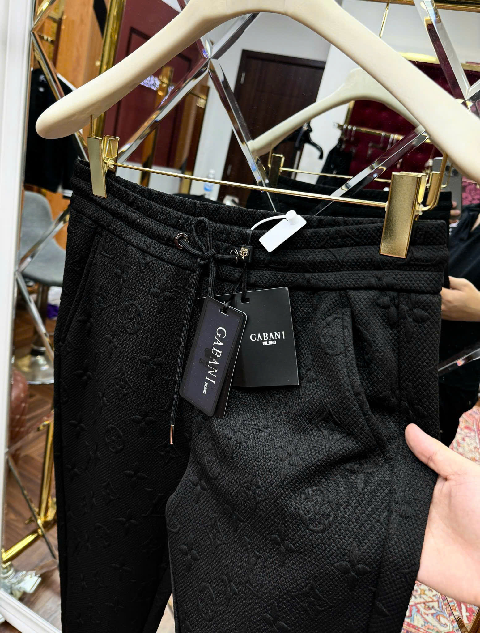 Quần jogger Louis Vuitton LV họa tiết vân monogram full dập nổi Like Auth S-XL MK