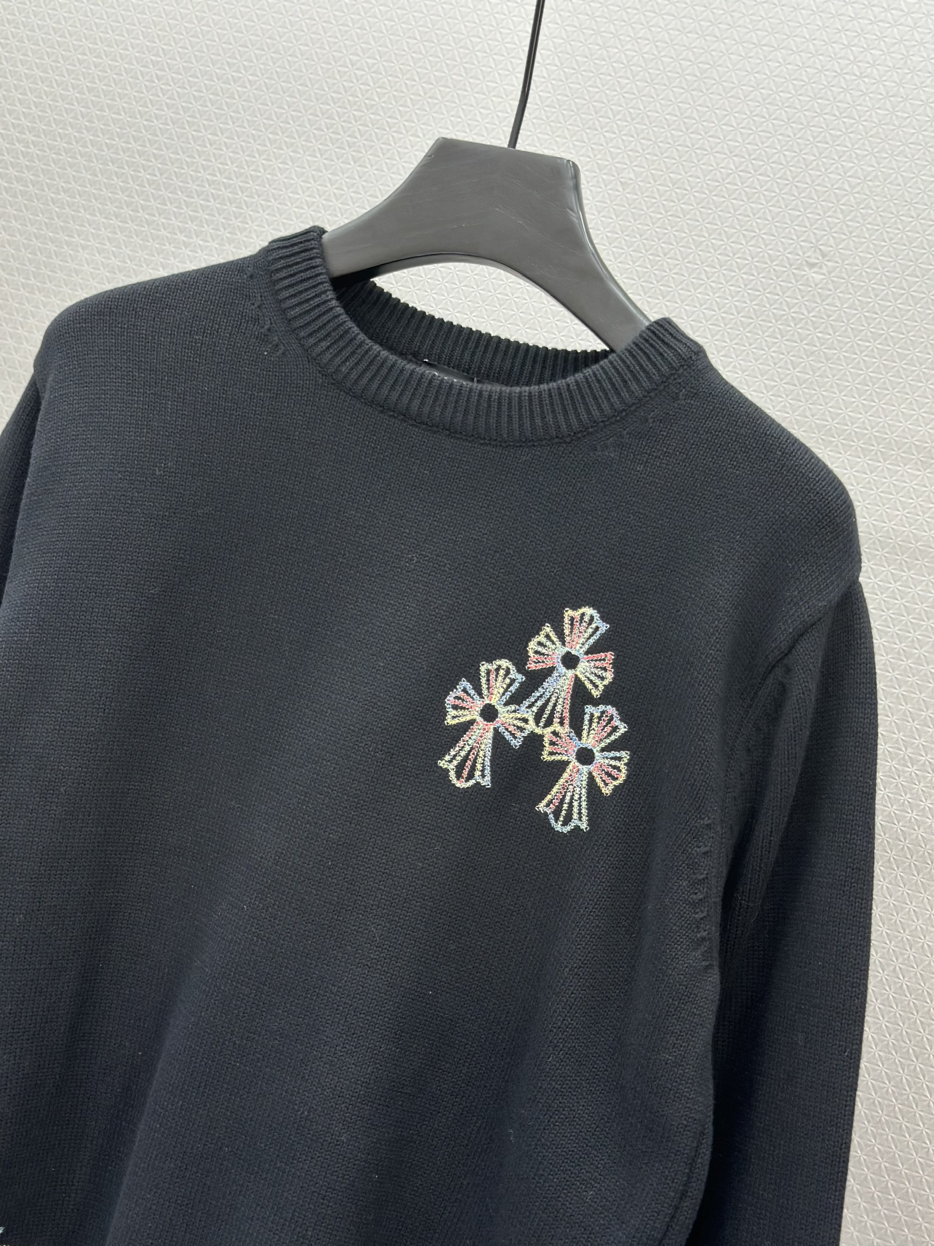 Áo sweater len Chrome Heart CH Đen logo nhiều hình chữ thập lưng ngực Like Auth XS-L VTN