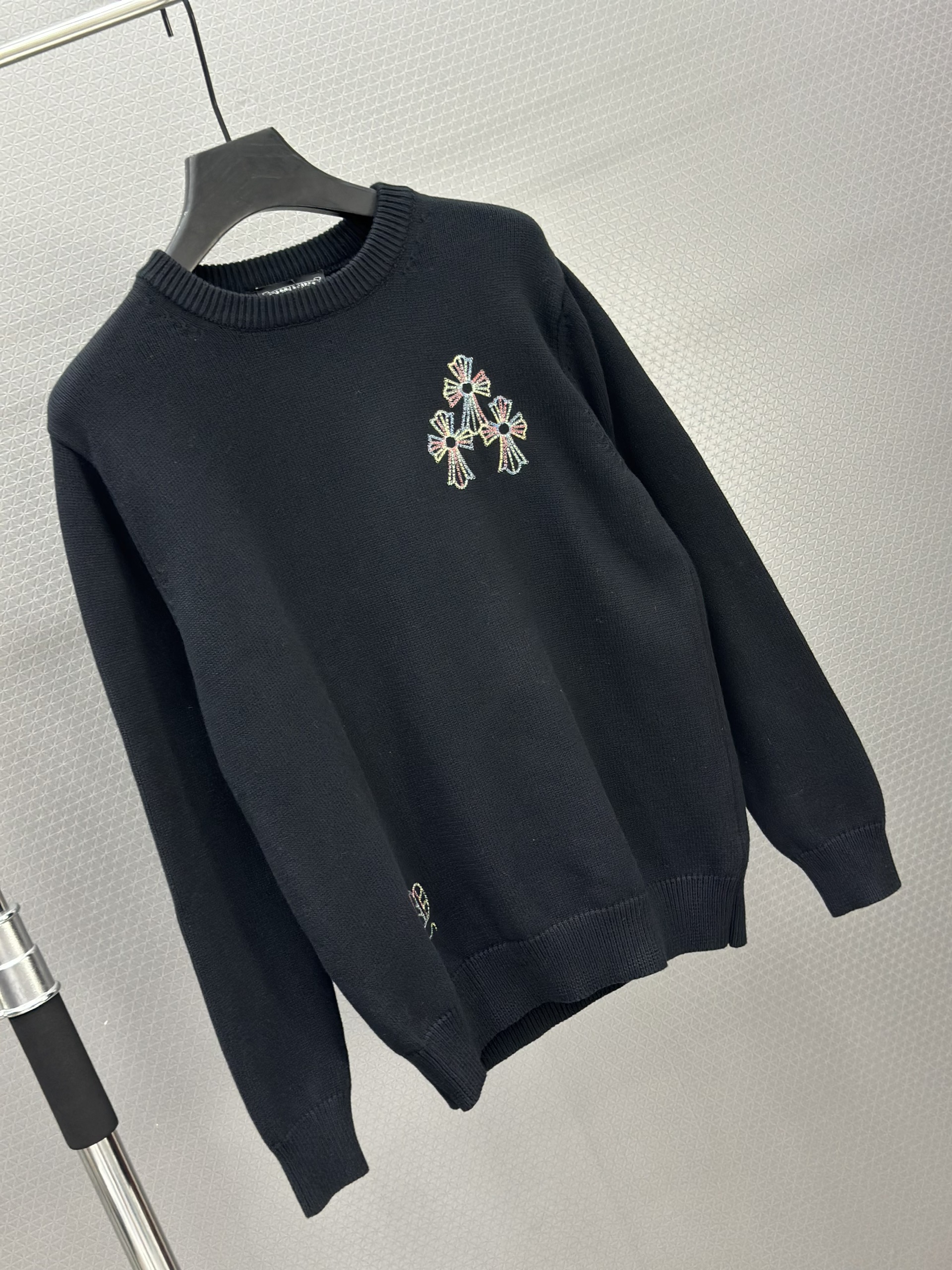 Áo sweater len Chrome Heart CH Đen logo nhiều hình chữ thập lưng ngực Like Auth XS-L VTN