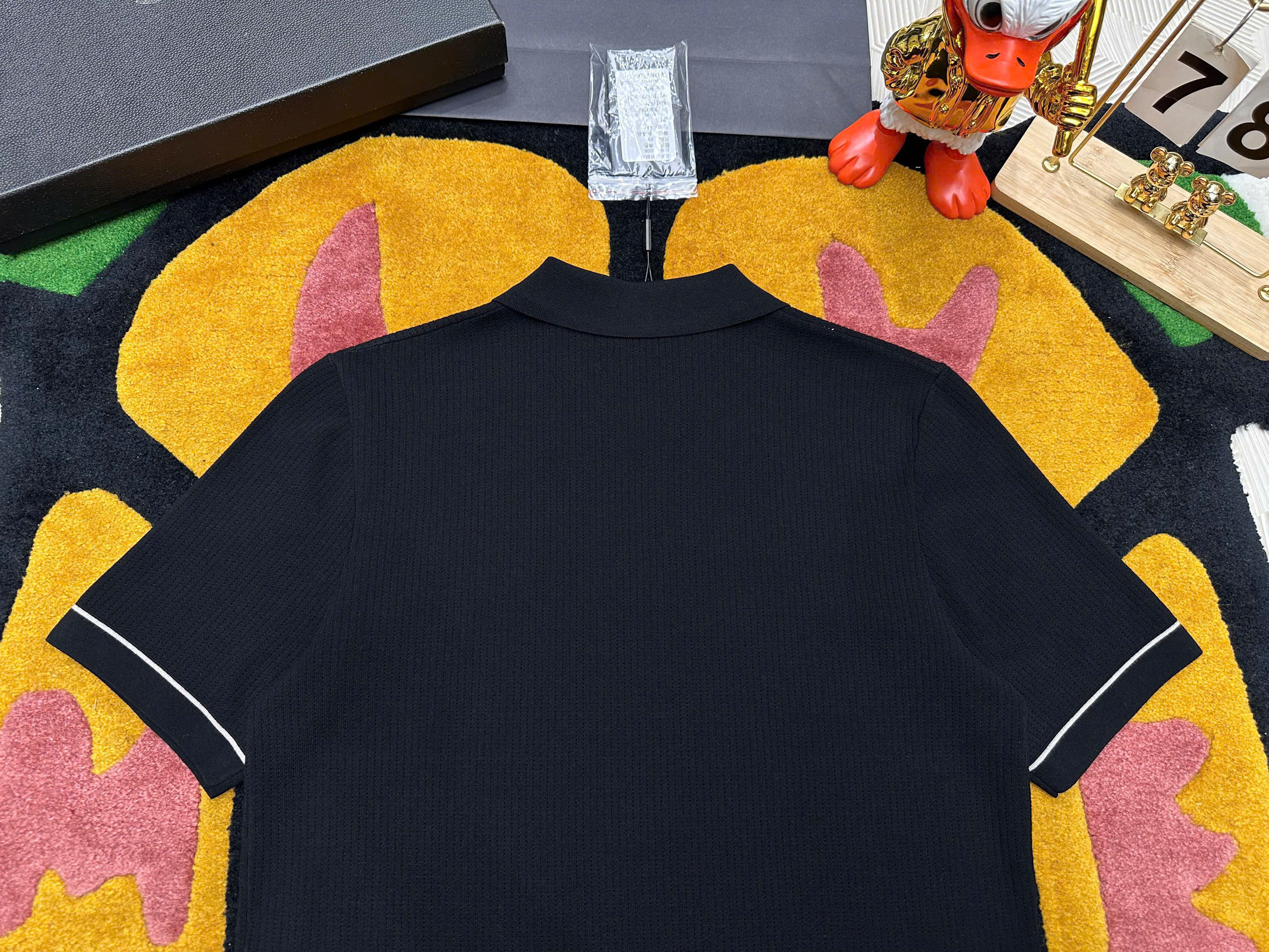 Áo polo len Dolce Gabbana Đen check kẻ Trắng viền ống tay logo DG tag bạc thêu ngực Like Auth 48-52 MK